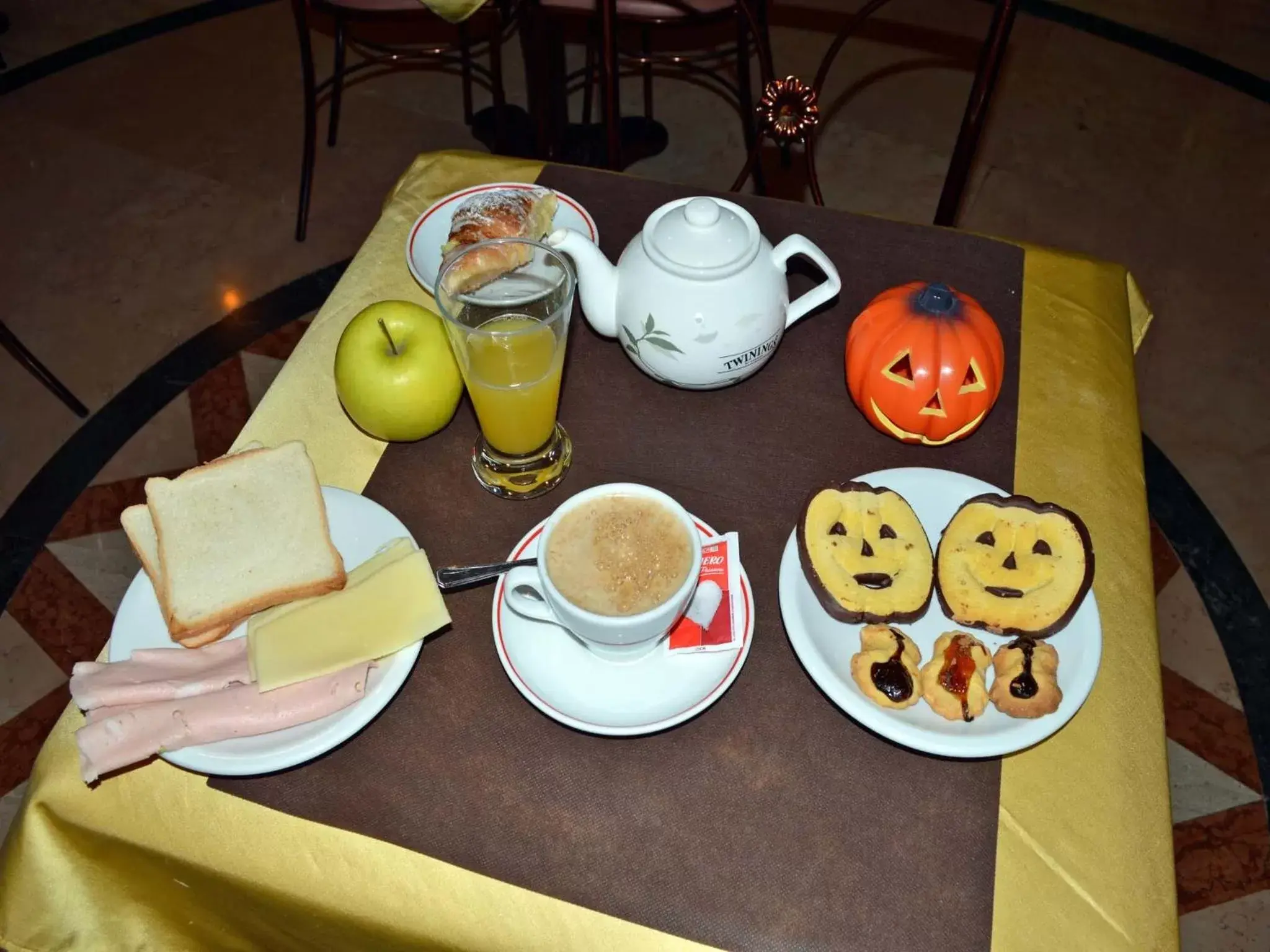 Breakfast in Hotel Assisi