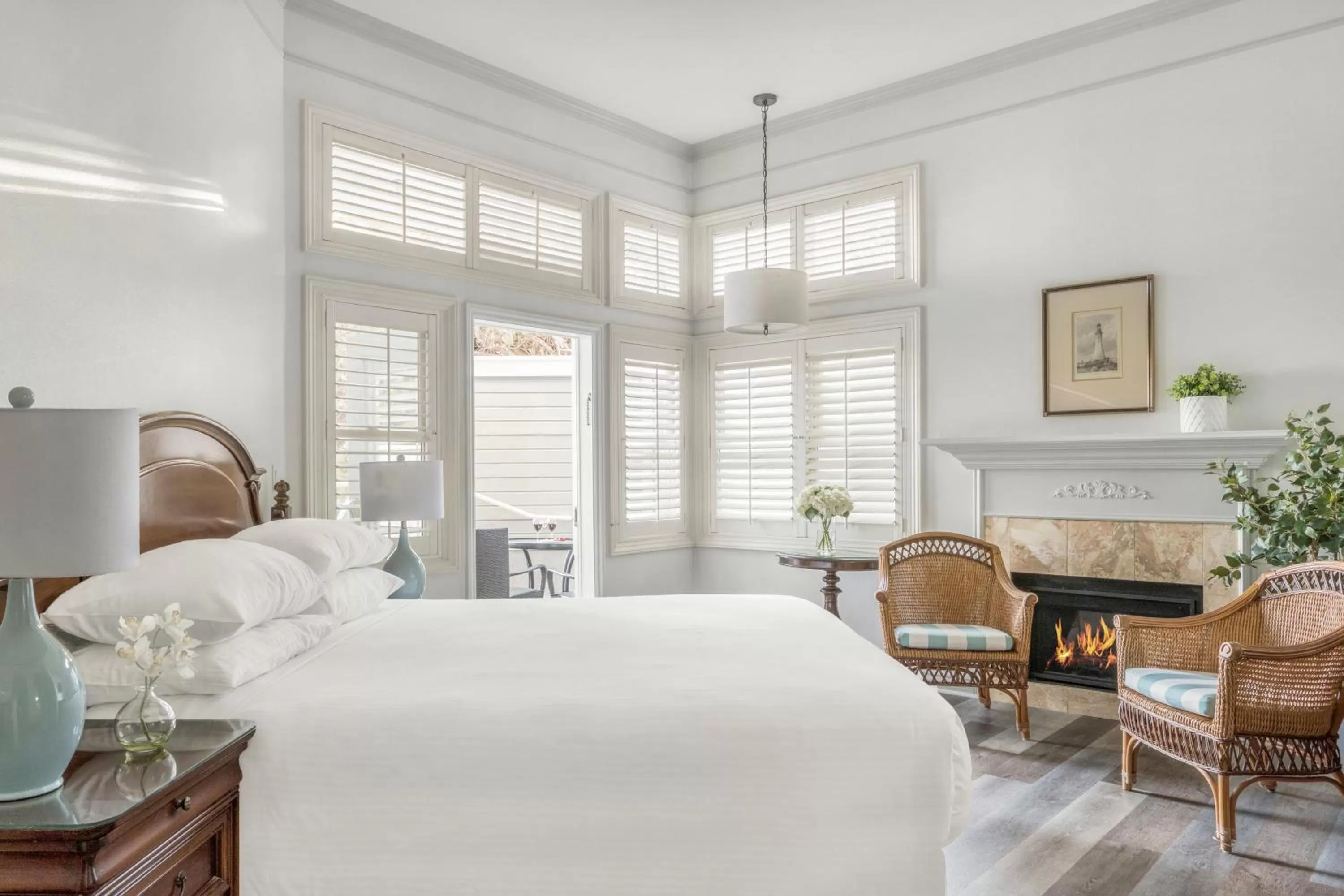 Photo of the whole room, Bed in Blue Lantern Inn, A Four Sisters Inn