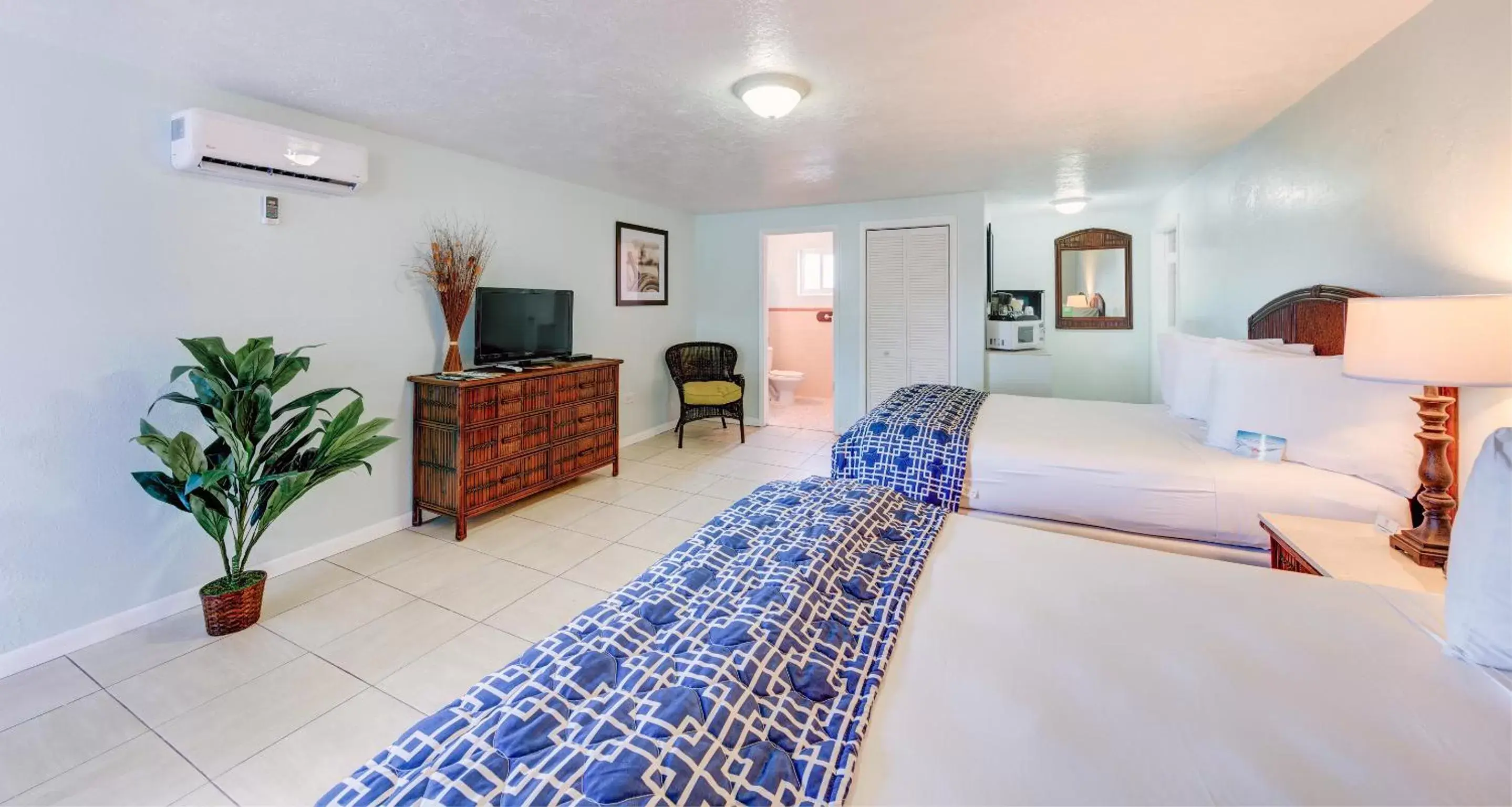 Bedroom in Creekside Inn Islamorada