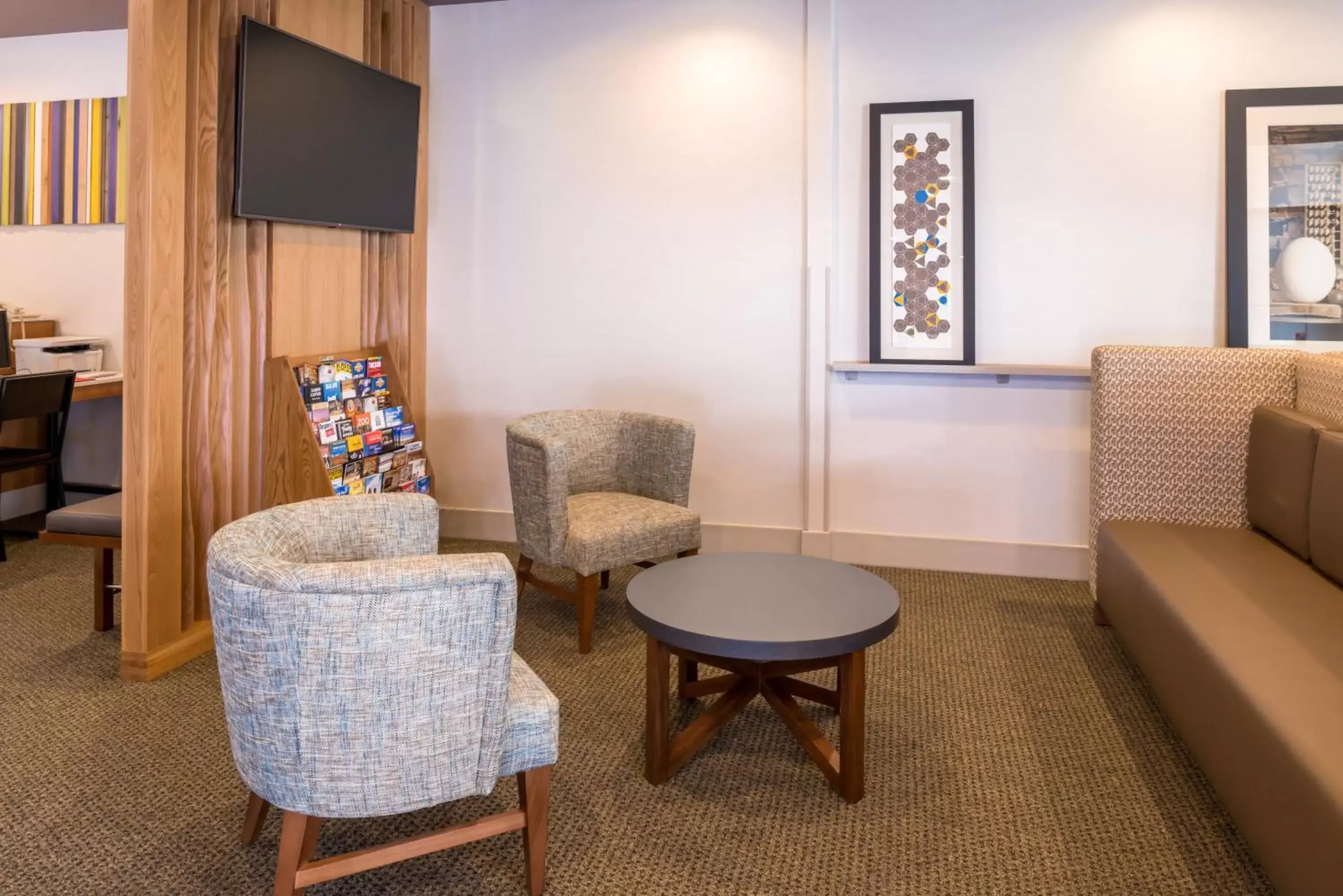 Property building, Seating Area in Holiday Inn Express Sierra Vista, an IHG Hotel