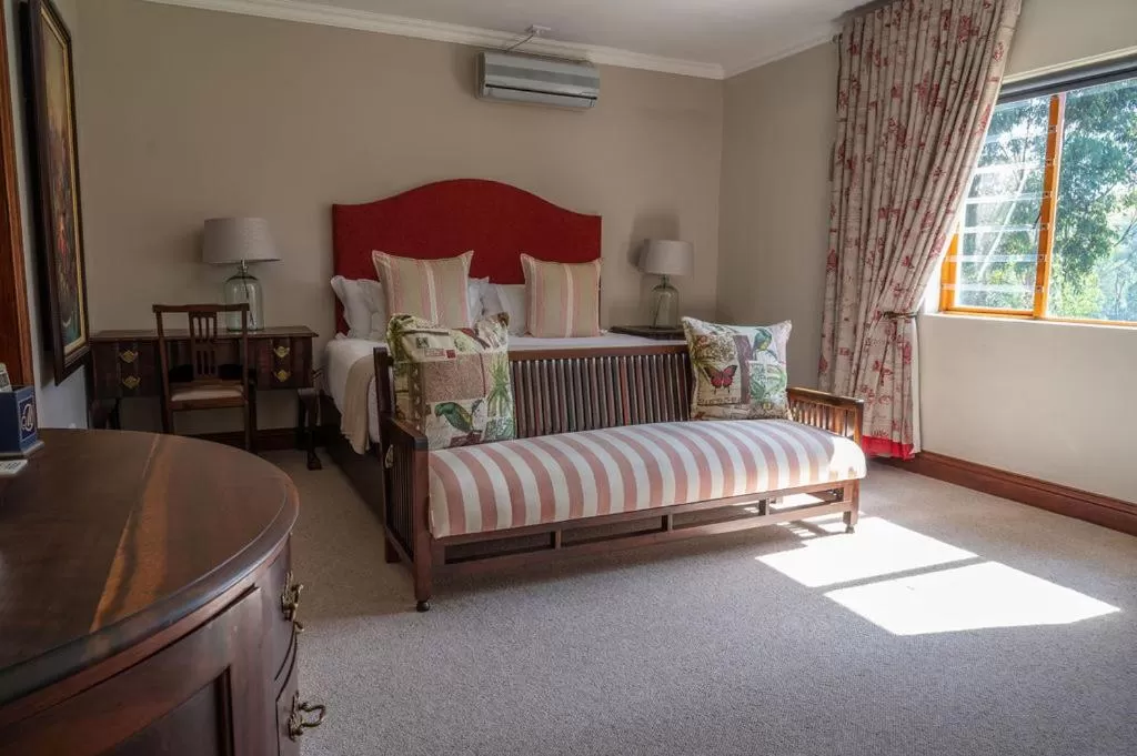 Bedroom, Bed in Issaquena Heights Boutique Hotel