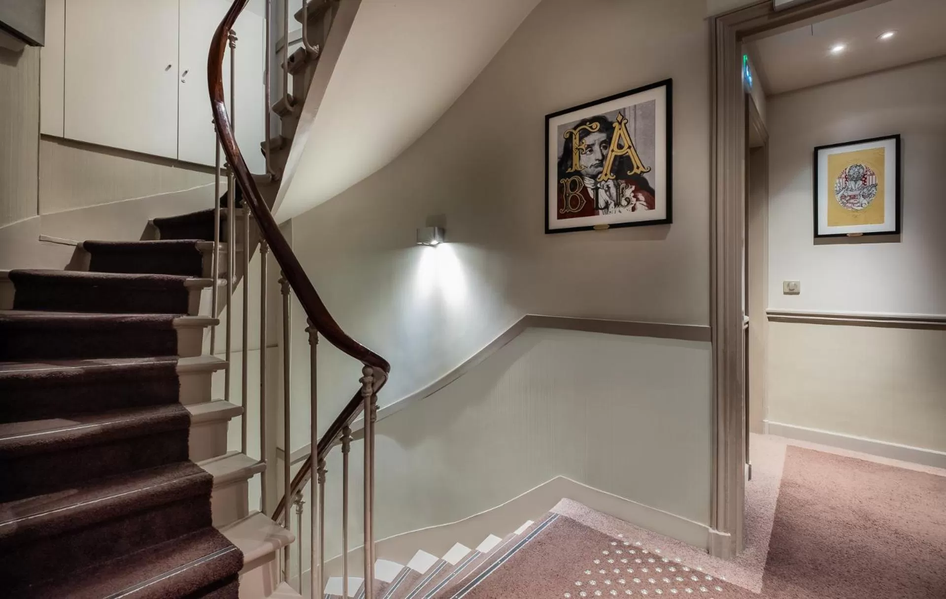 Area and facilities in Hôtel Le Tourville by Inwood Hotels