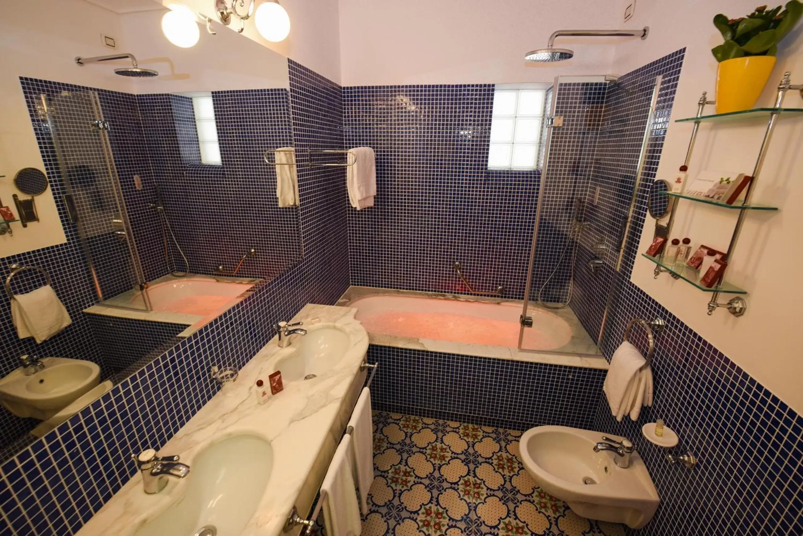 Bathroom in Hotel Antiche Mura