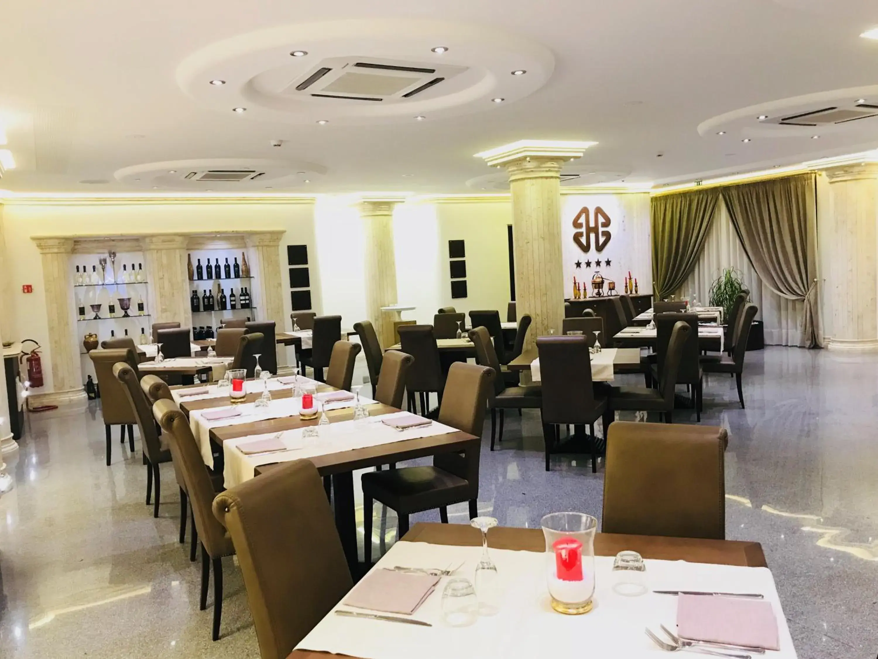 Breakfast, Restaurant/Places to Eat in BHB Hotel