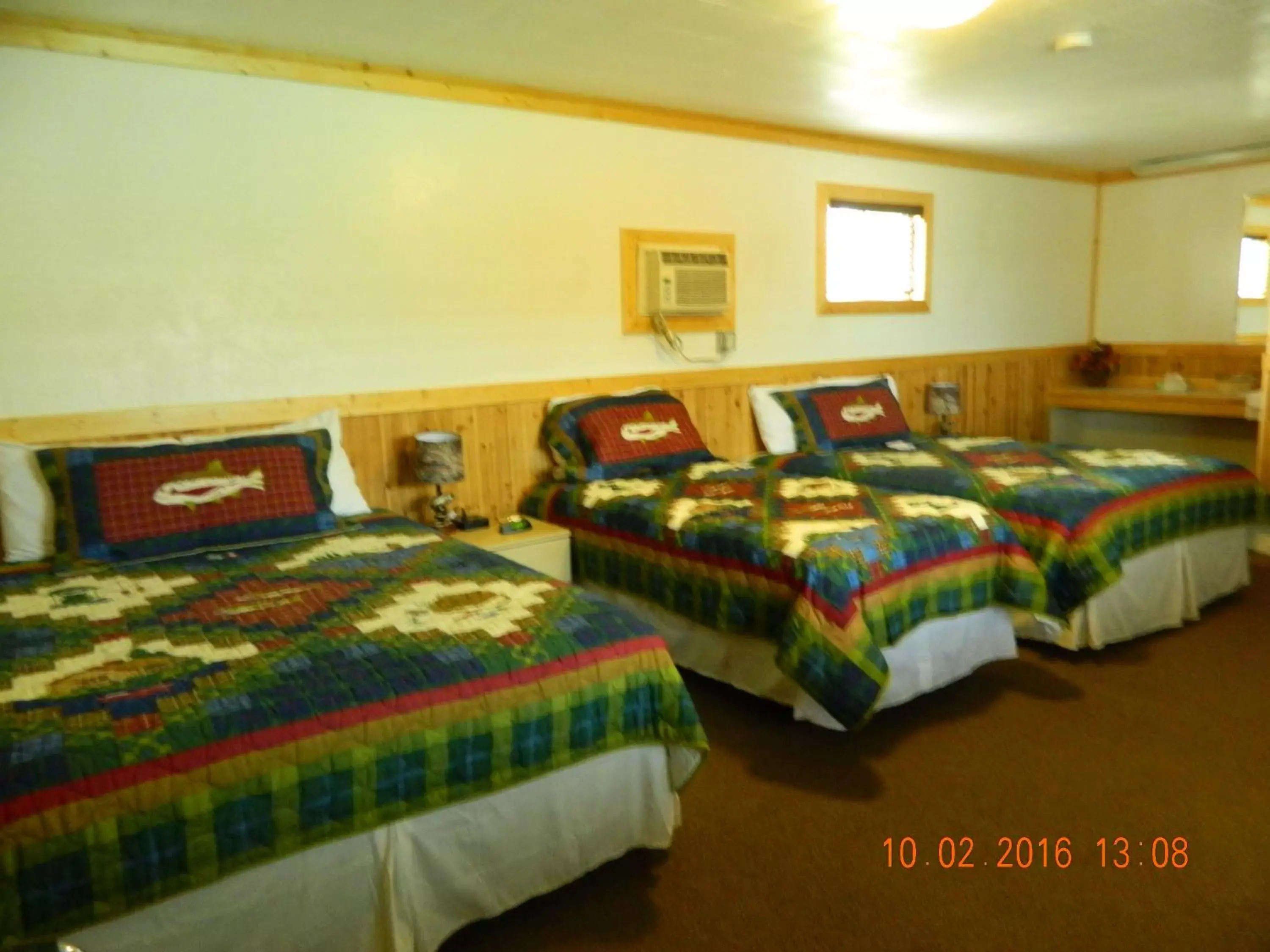 Bedroom, Bed in Country Motor Inn