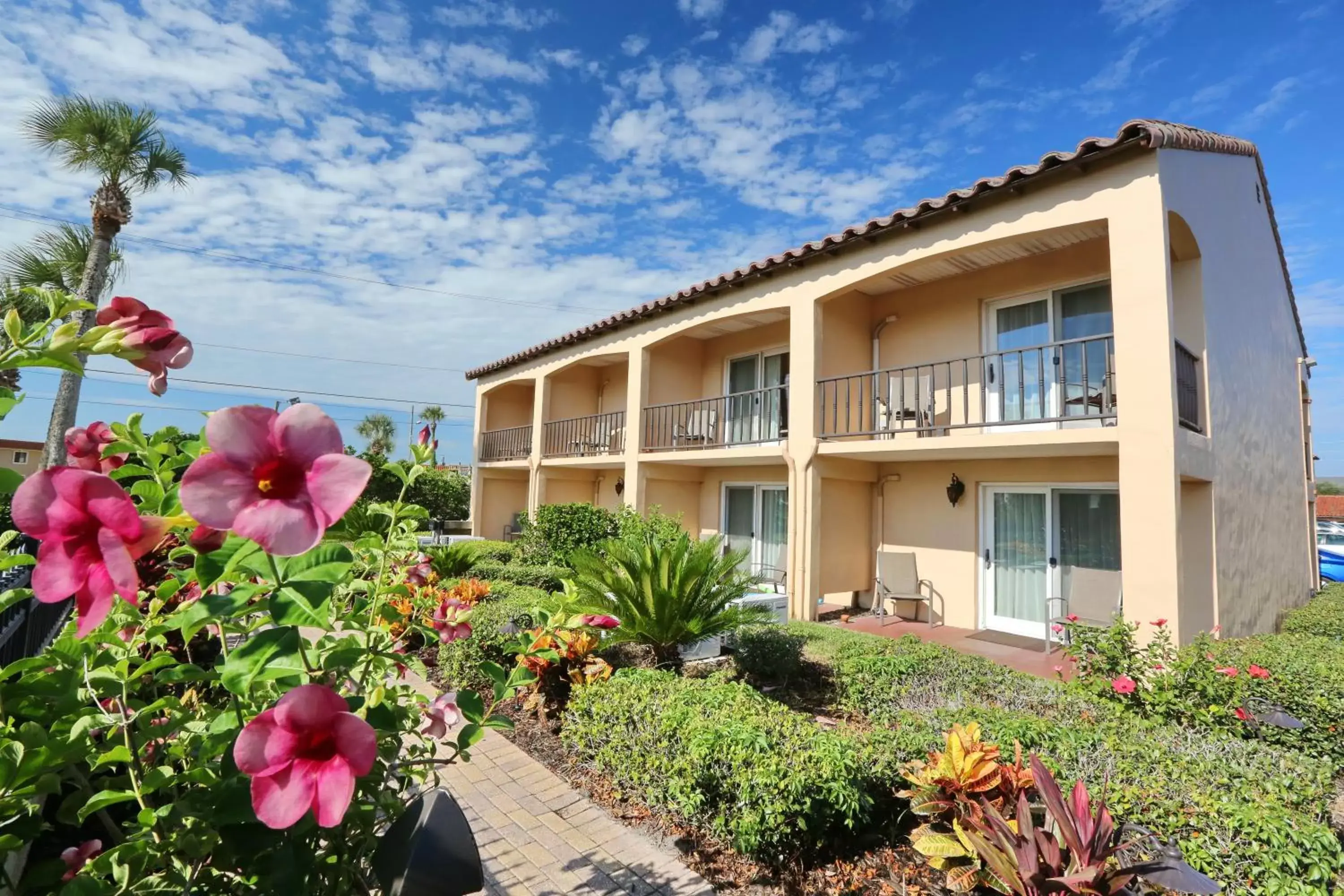 Property Building in La Fiesta Ocean Inn & Suites