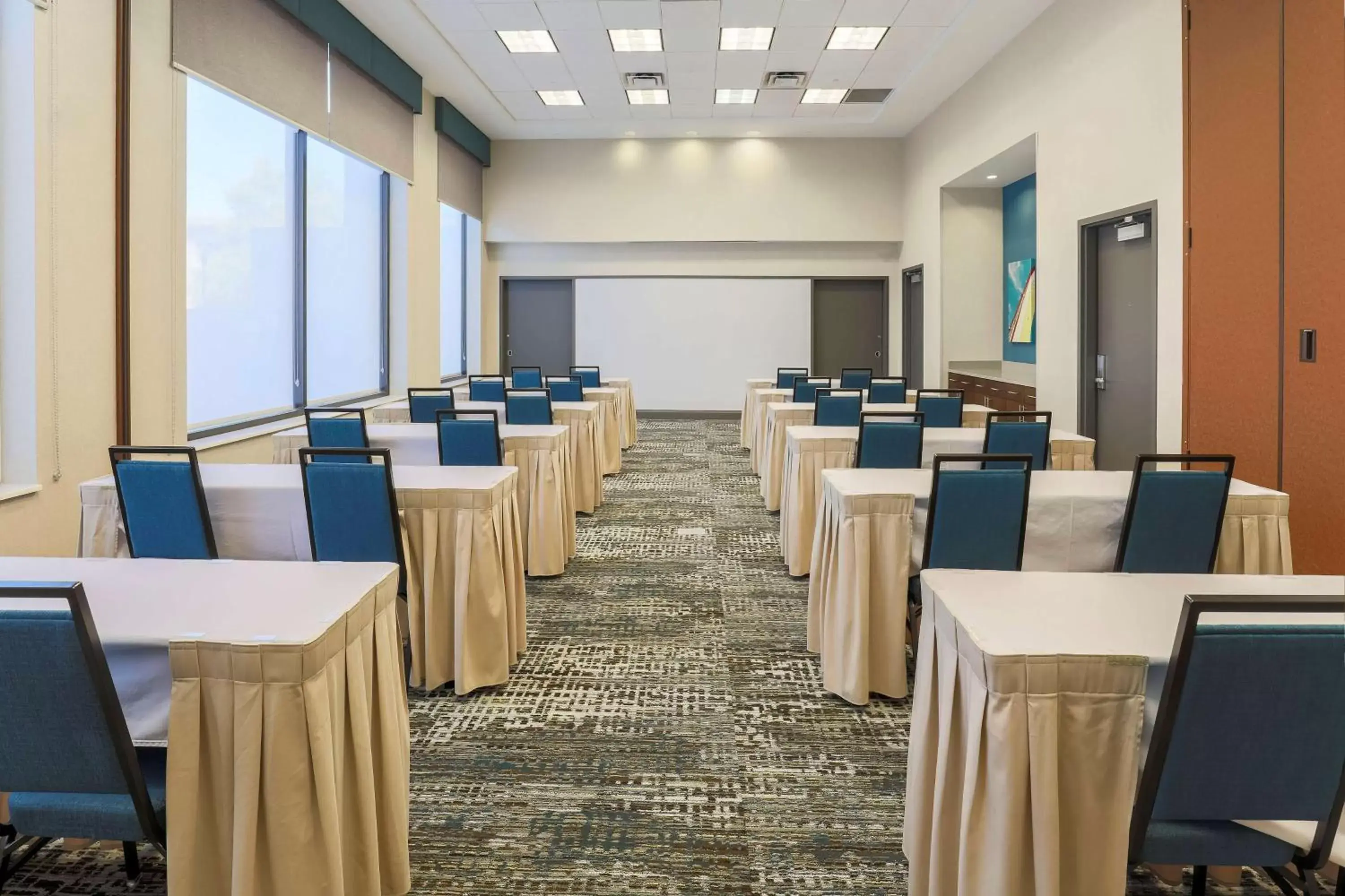 Meeting/conference room in Hampton Inn & Suites Pittsburgh Downtown