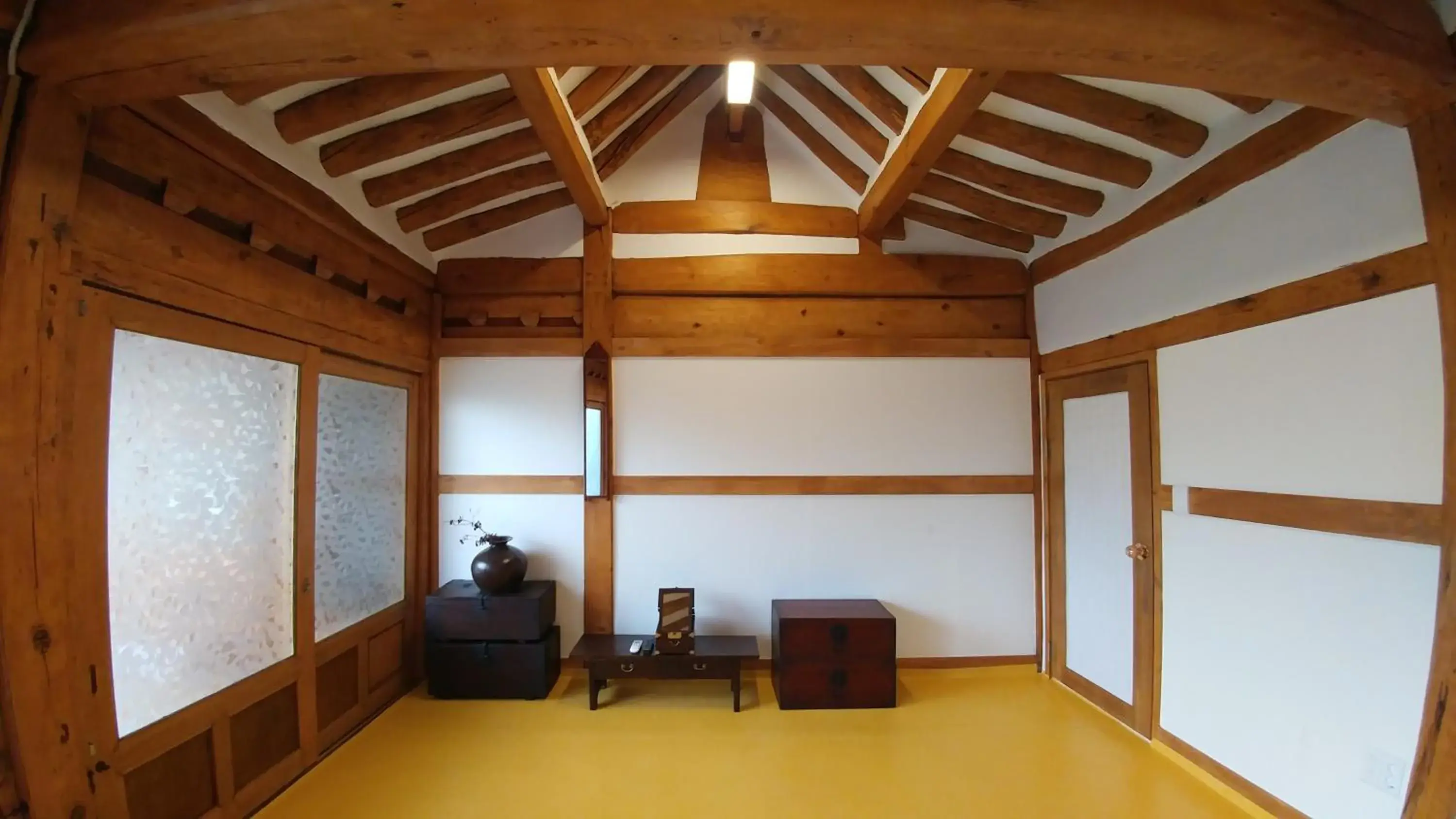 Photo of the whole room in Bukchon Sosunjae Hanok Guesthouse