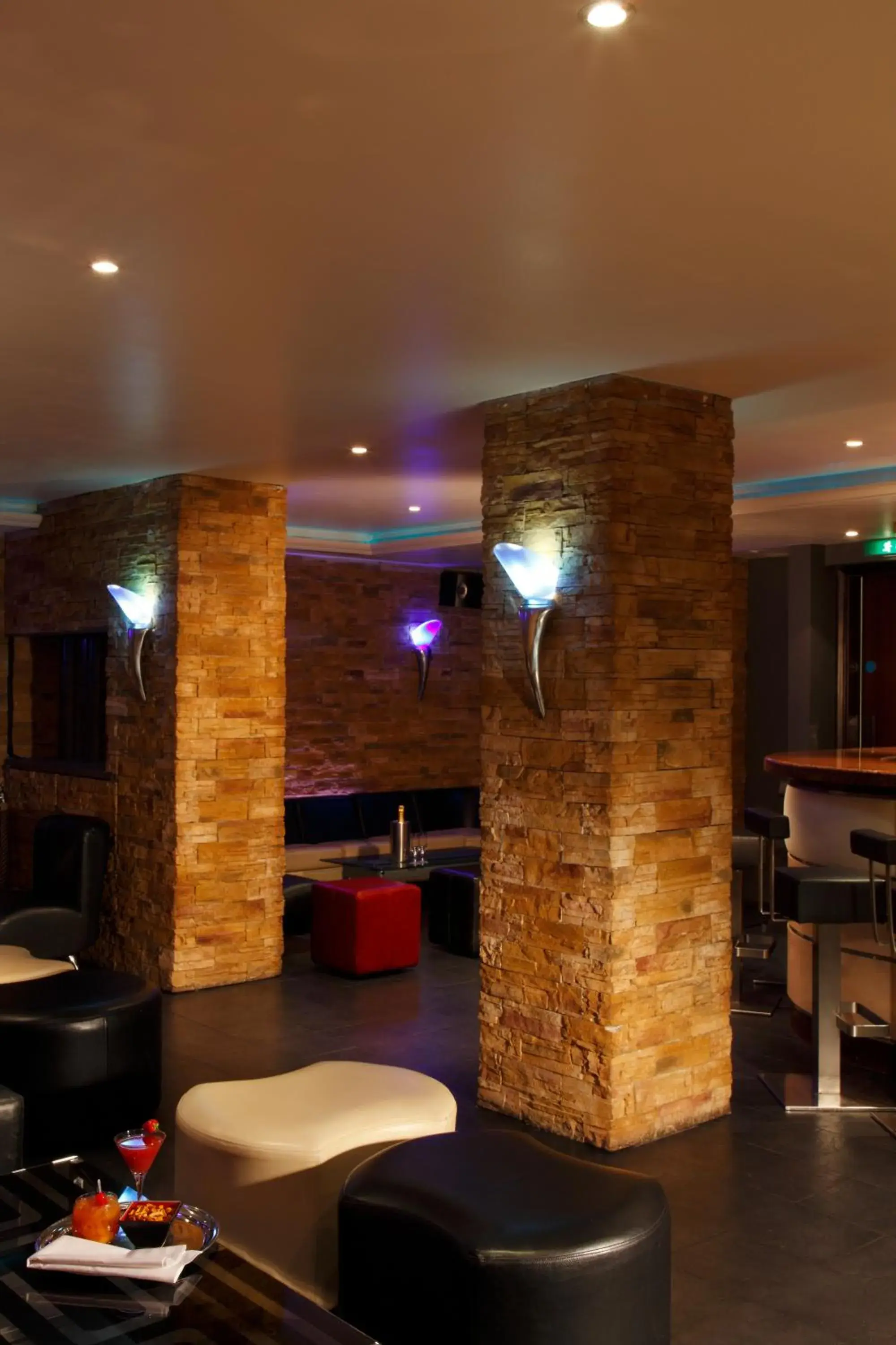 Lounge or bar in Courthouse Hotel London