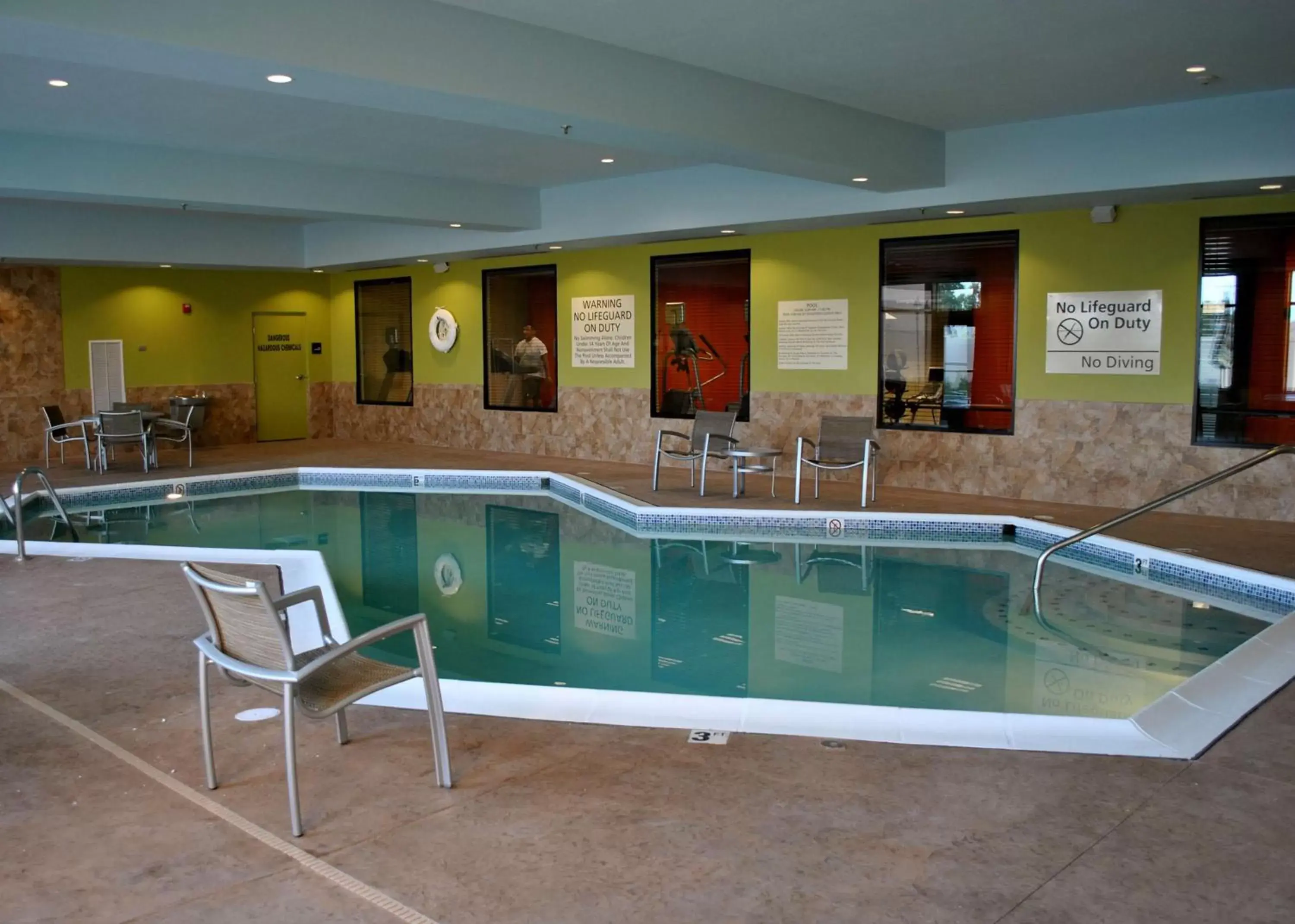 Pool view, Swimming Pool in Hampton Inn Evansville Airport