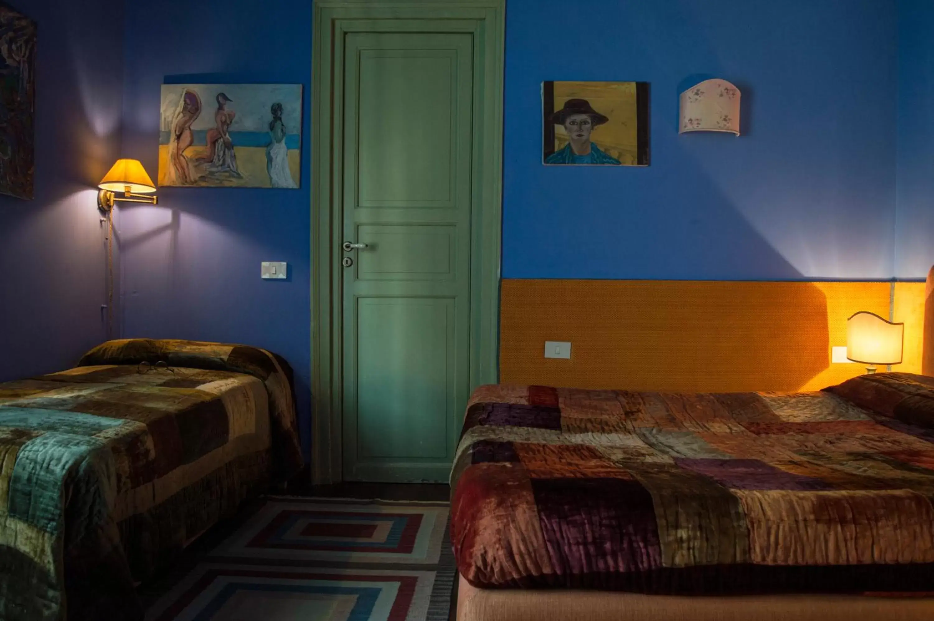 Photo of the whole room, Bed in La dimora del genio