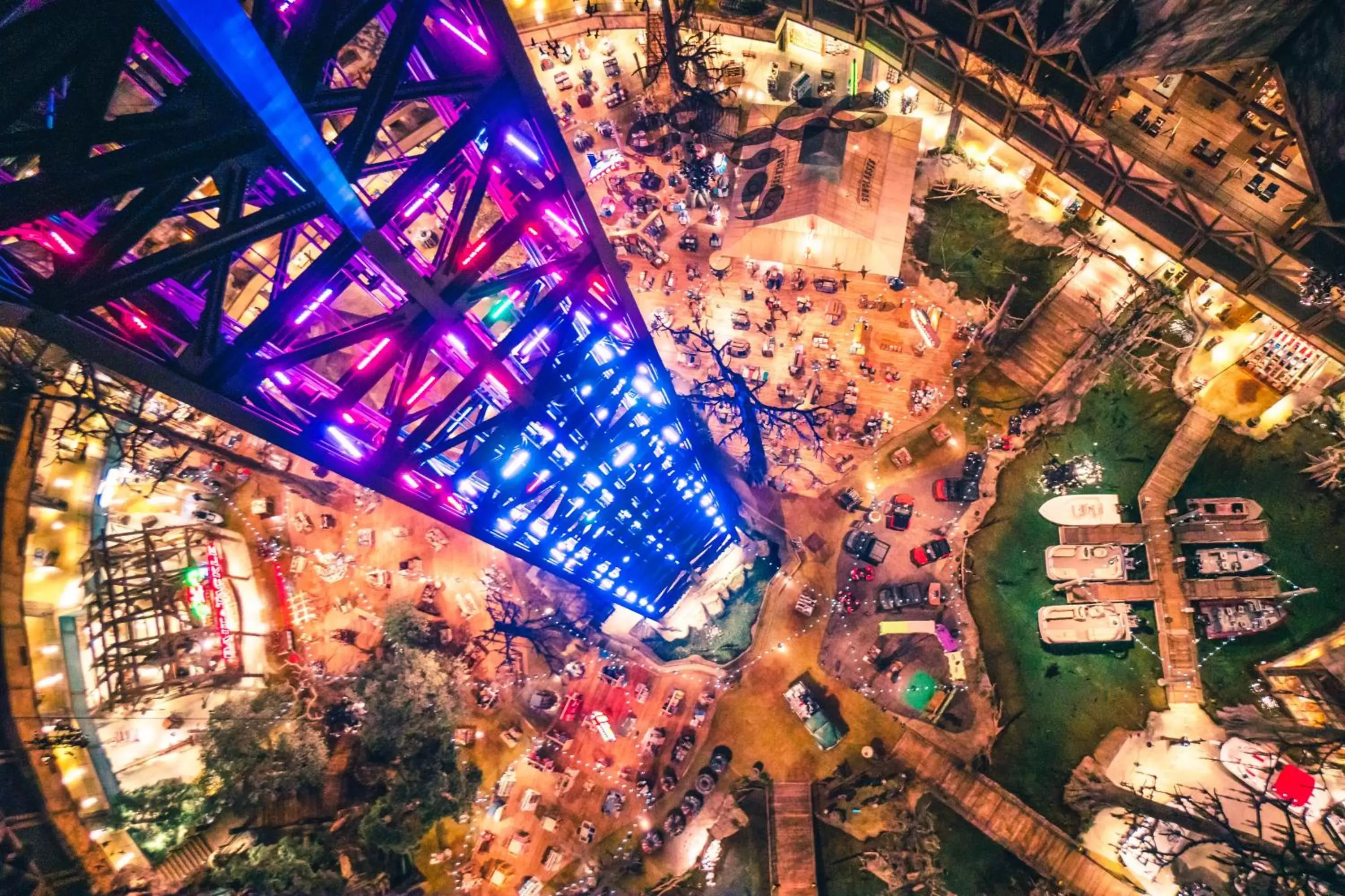 Entertainment, Bird's-eye View in Big Cypress Lodge