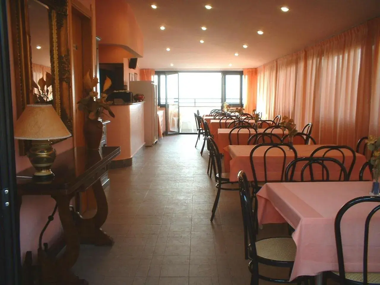 Restaurant/places to eat in Hotel Il Vulcano