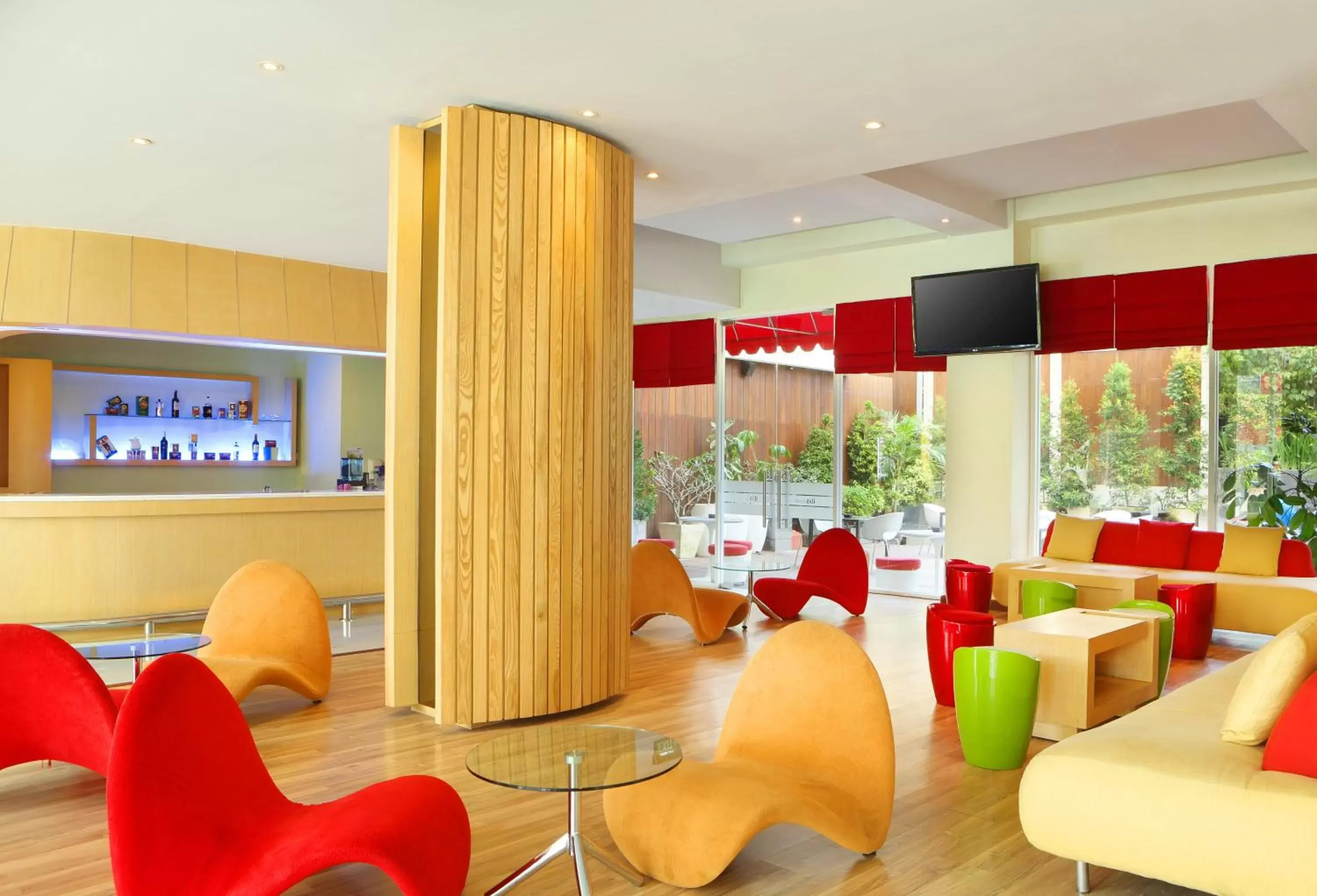 Lounge or bar in ibis Styles Yogyakarta