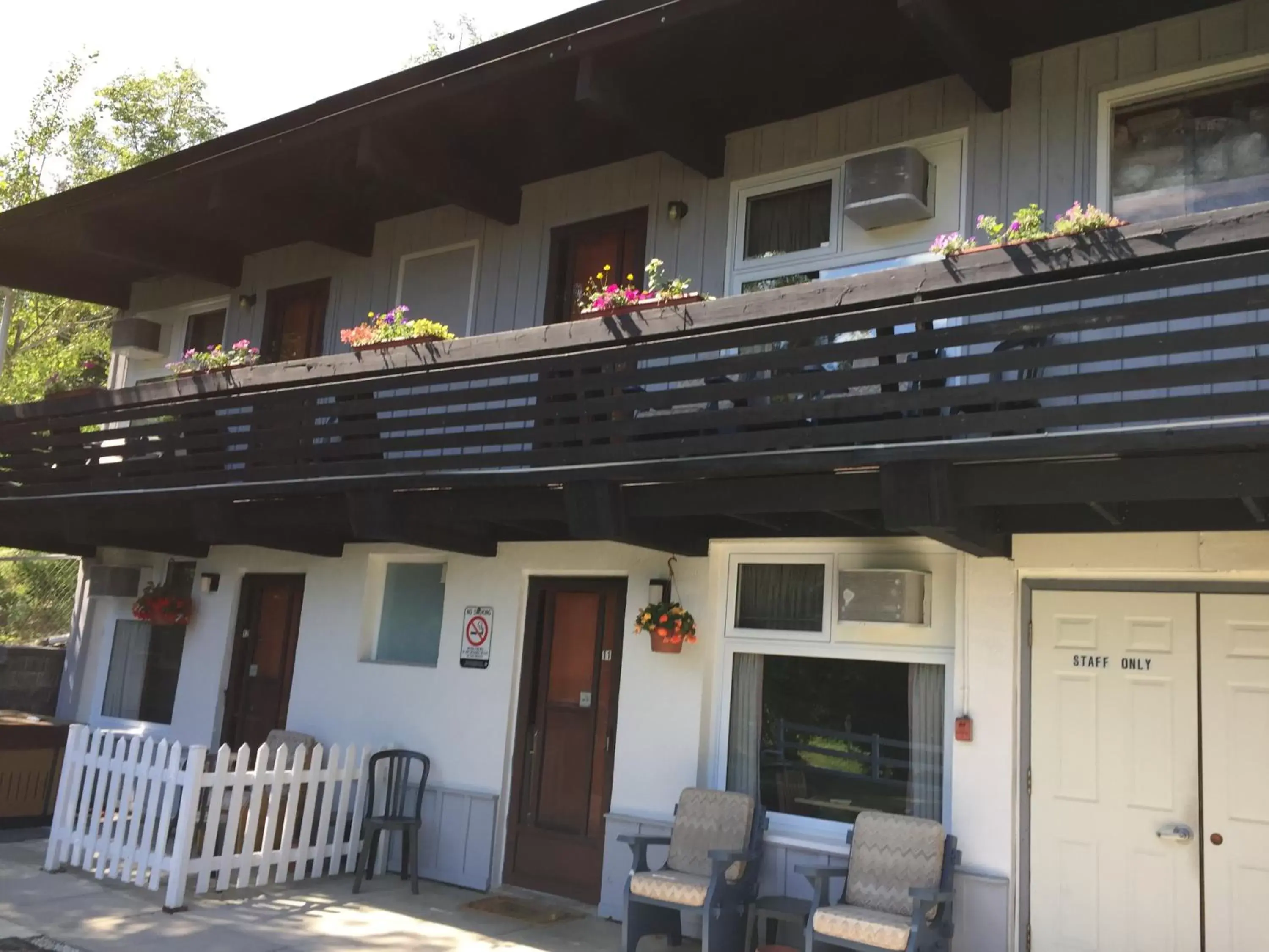 Balcony/Terrace, Property Building in Lakeview Motel