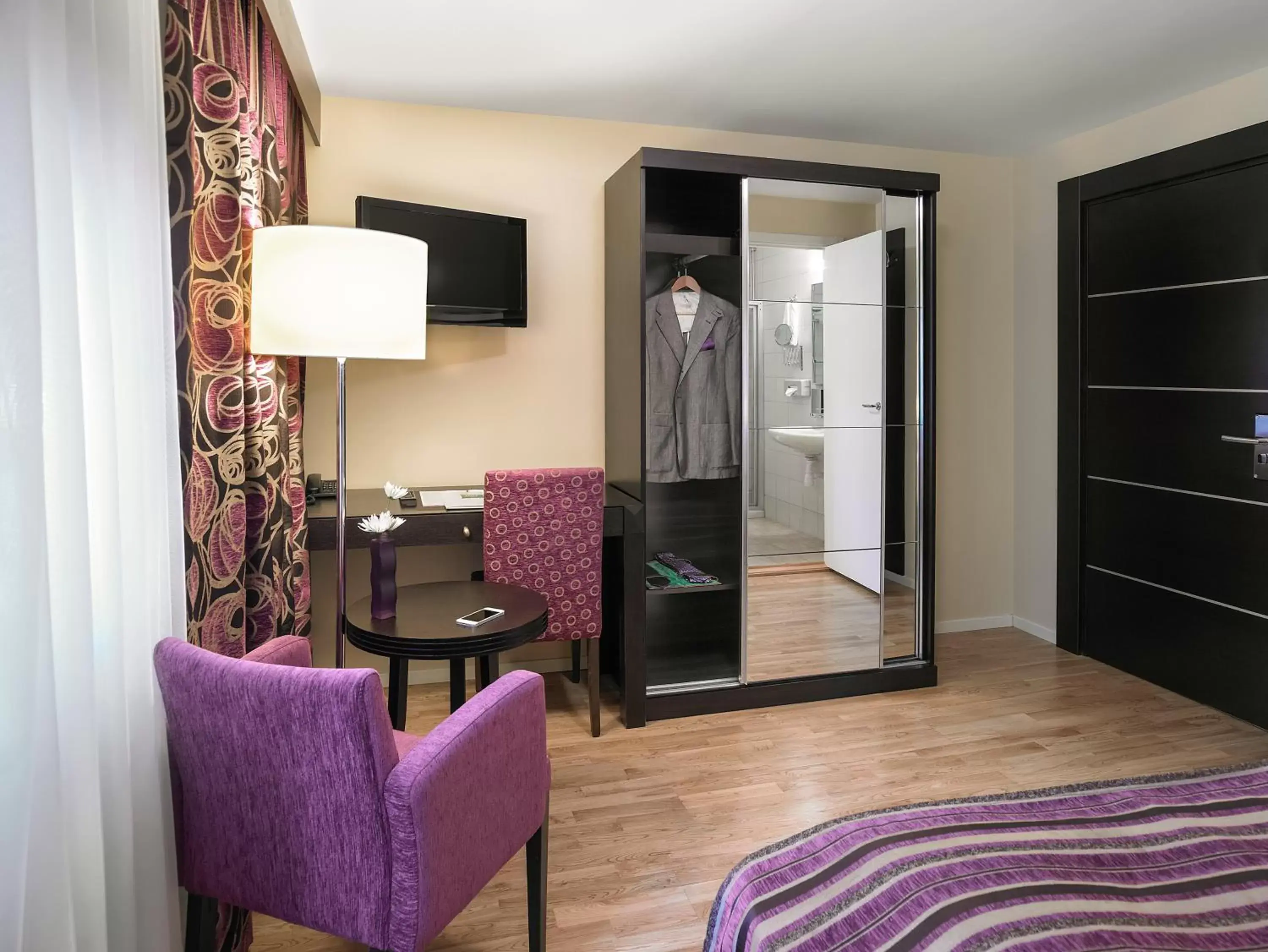 Bedroom, Seating Area in HOOM Park & Hotel