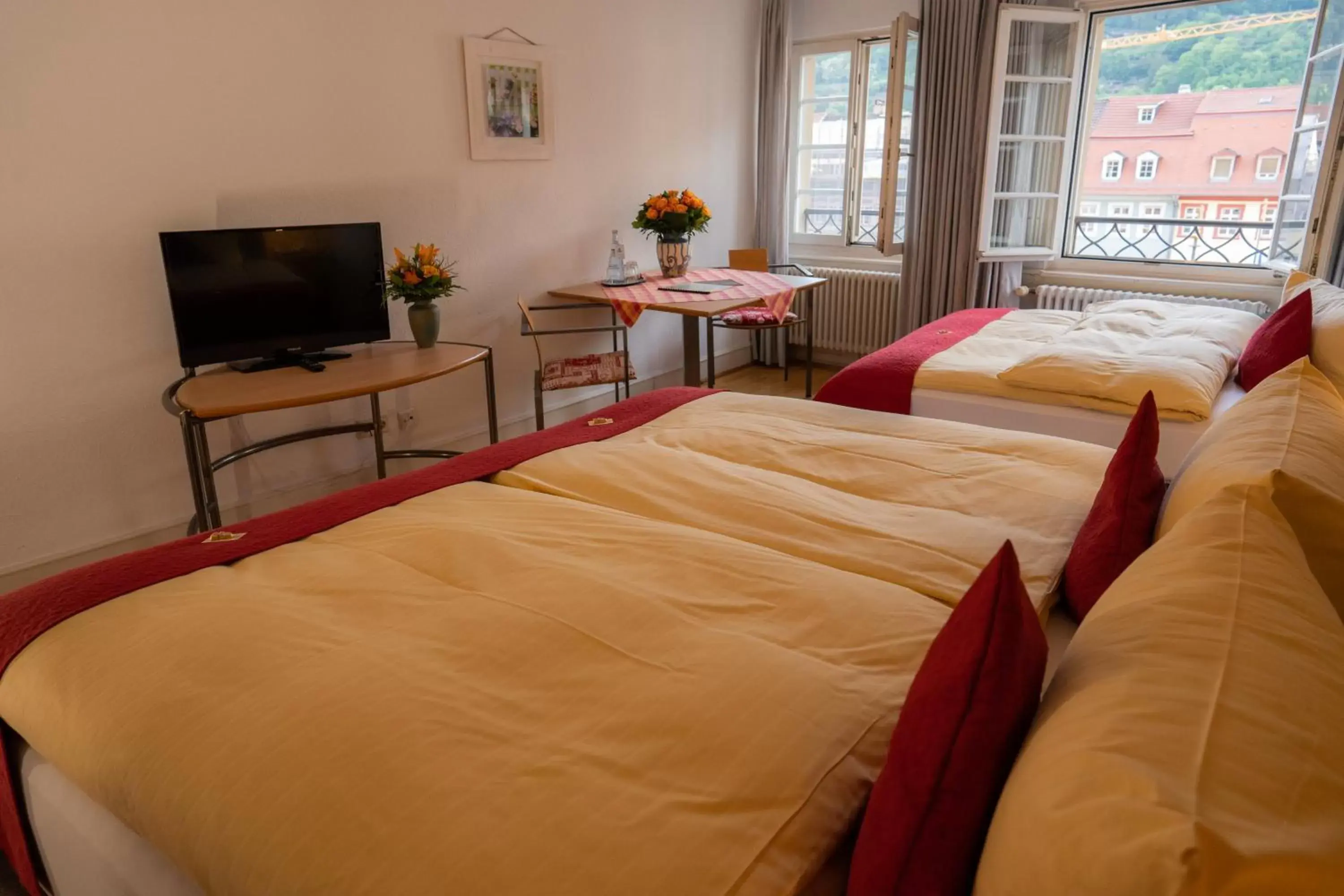 Bed in Hotel Goldener Falke