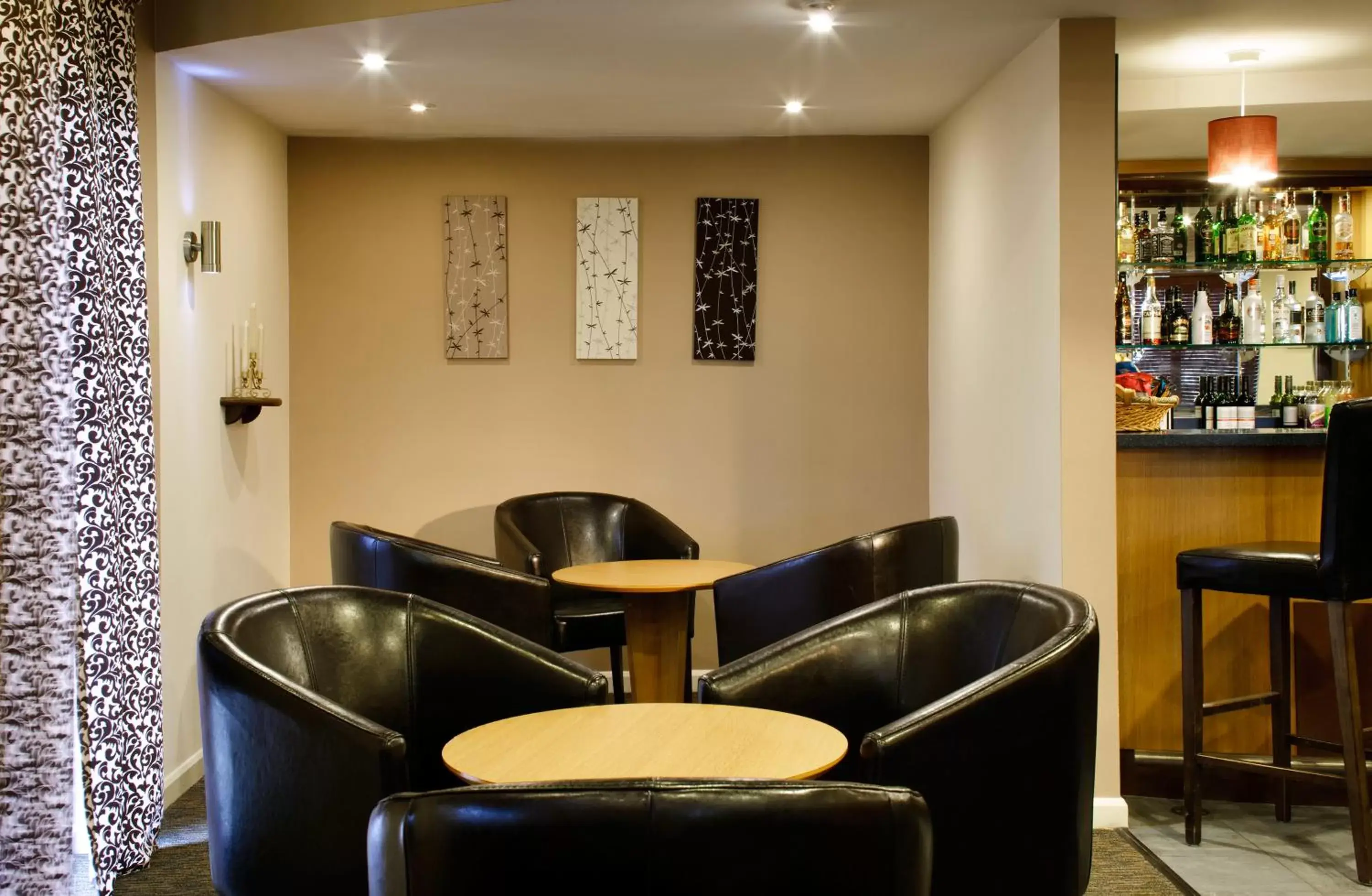 Lounge or bar, Lounge/Bar in ibis Lincoln
