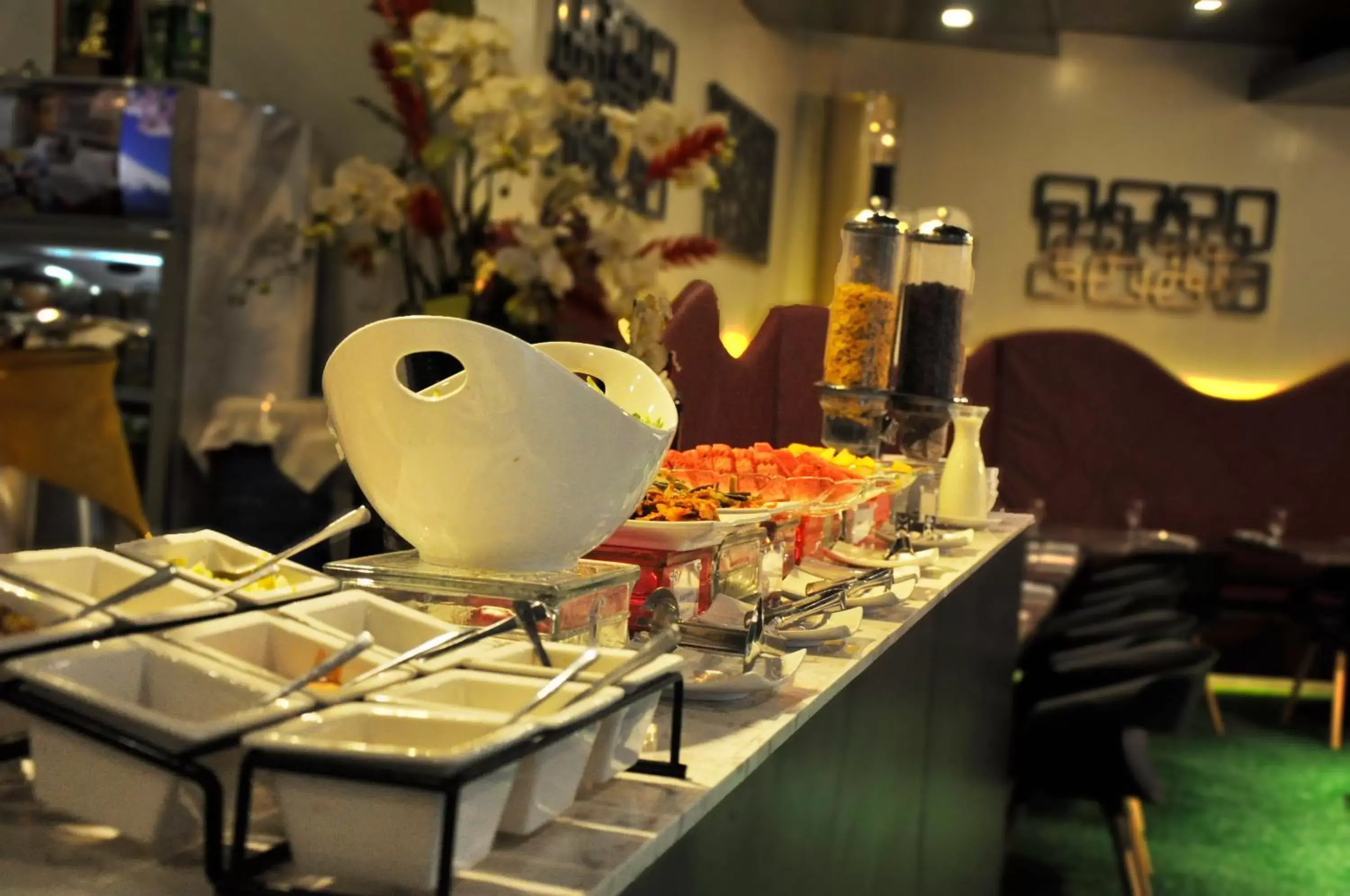 Buffet breakfast in Eloisa Royal Suites Buffet breakfast in Eloisa Royal Suites