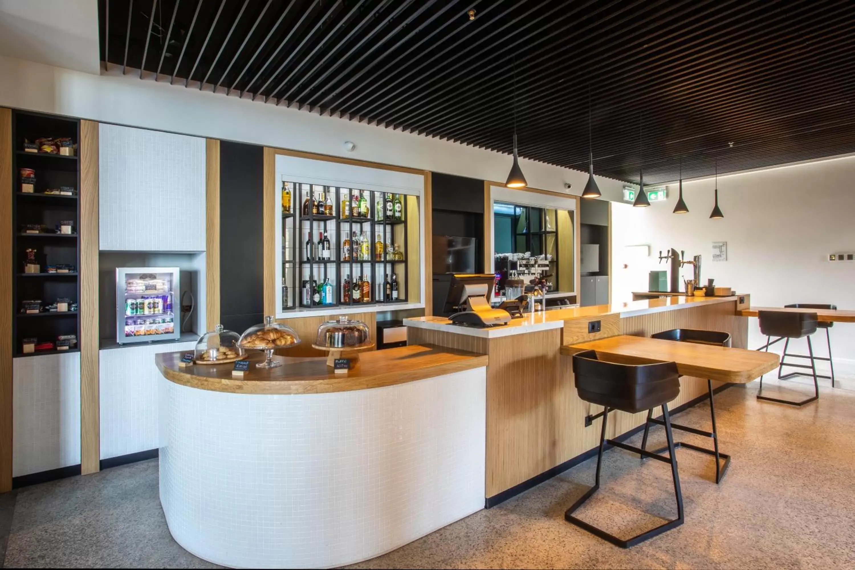 Lounge or bar in Holiday Inn Telavi, an IHG Hotel