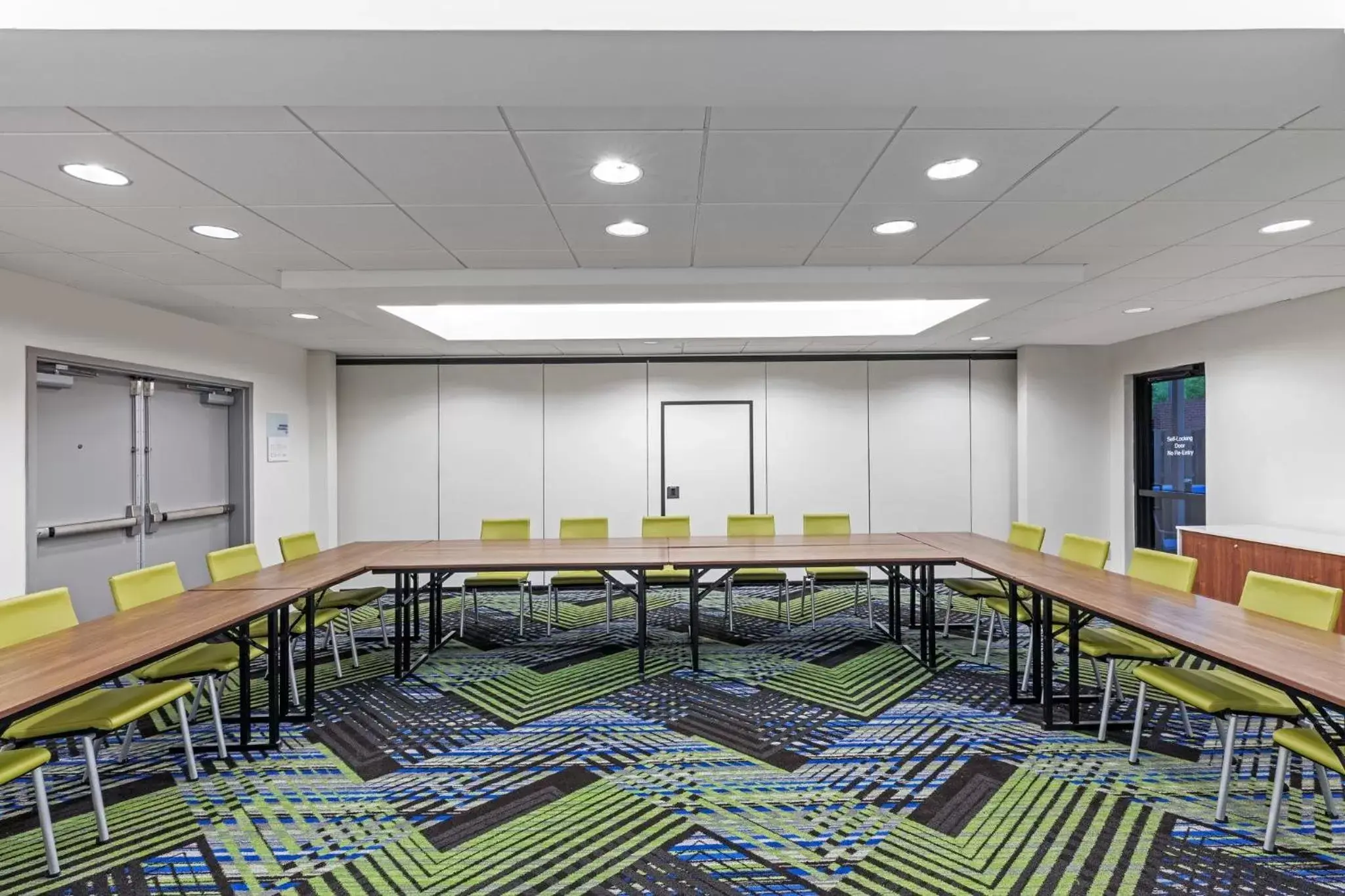 Meeting/conference room in Holiday Inn Express & Suites Sulphur - Lake Charles, an IHG Hotel