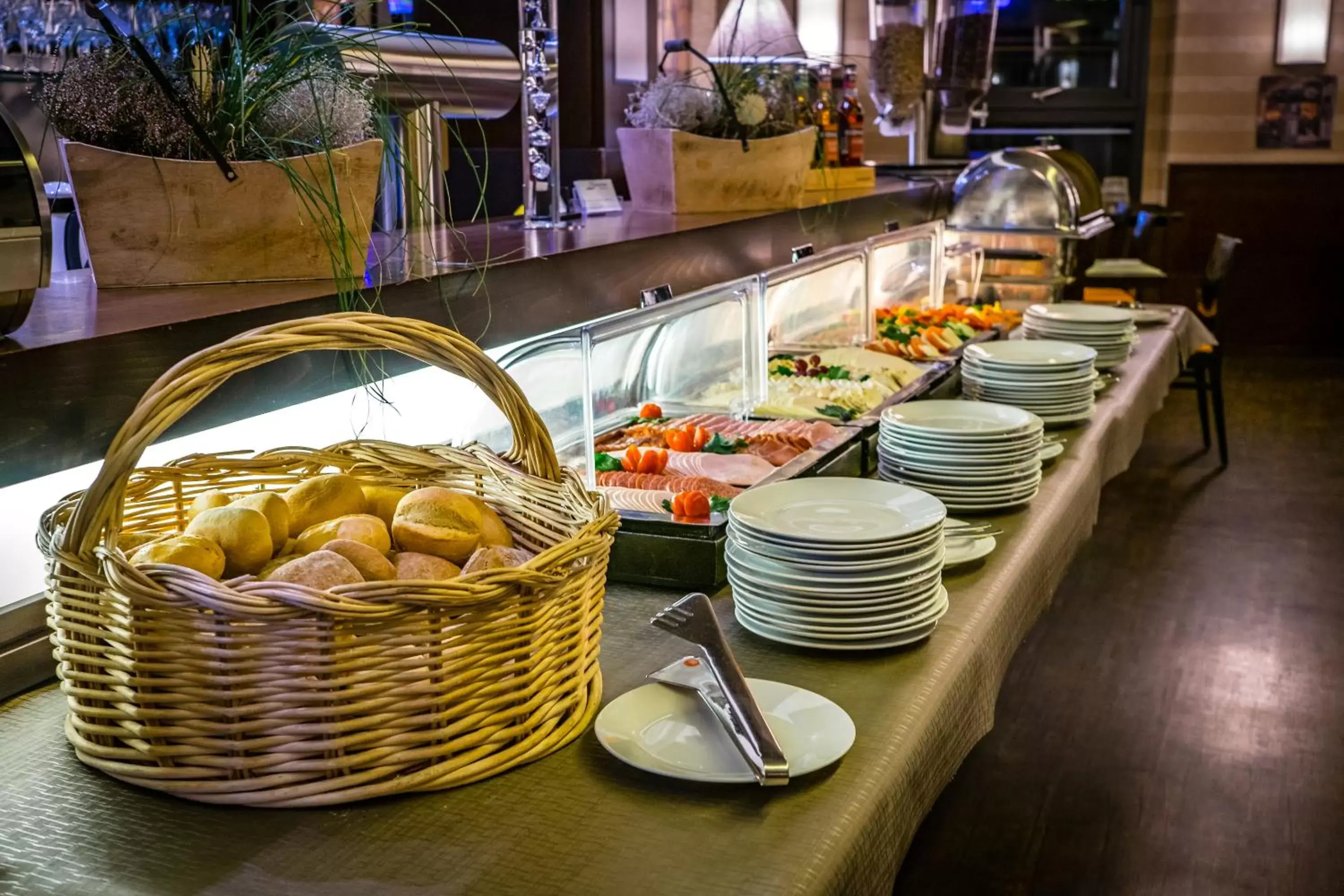 Breakfast, Food in Hotel Hohenstaufen