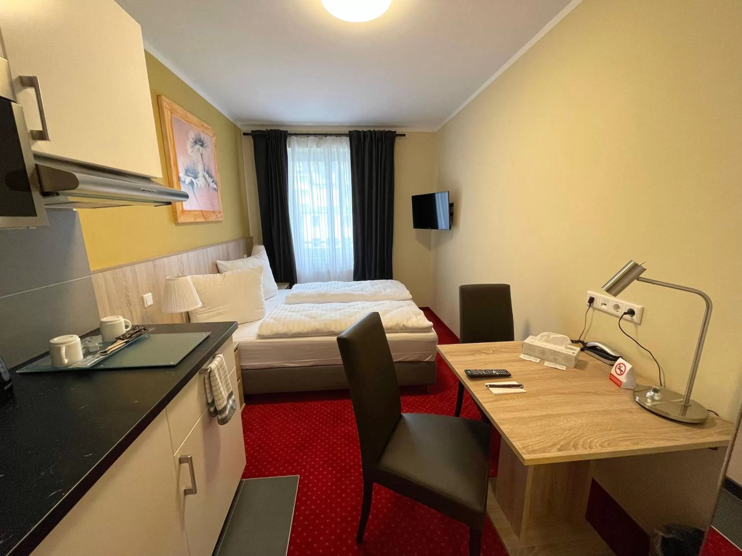 Photo of the whole room, Bed in Palm Premium Hotel & Apartments