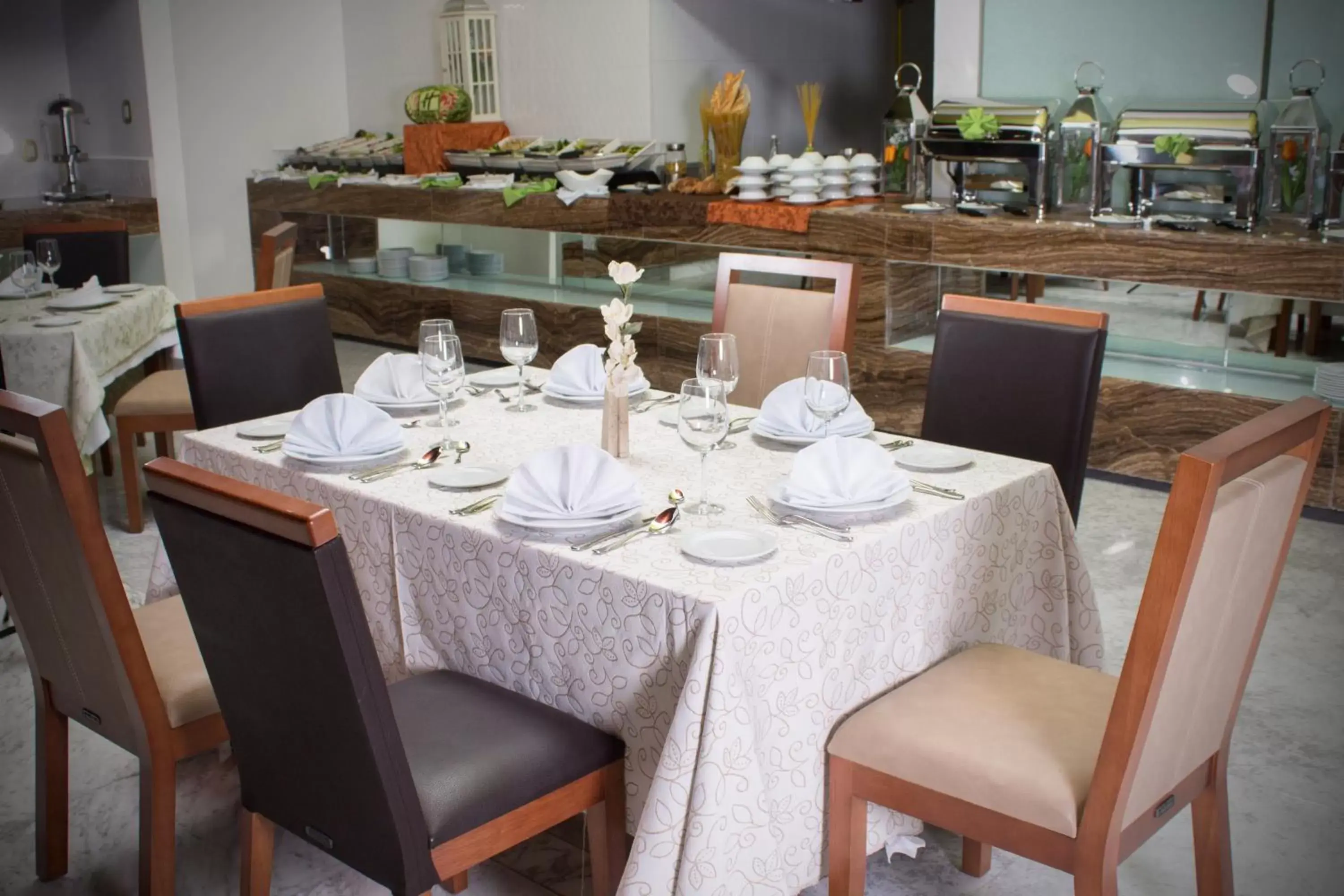 Breakfast, Restaurant/Places to Eat in Holiday Inn Queretaro Zona Krystal, an IHG Hotel