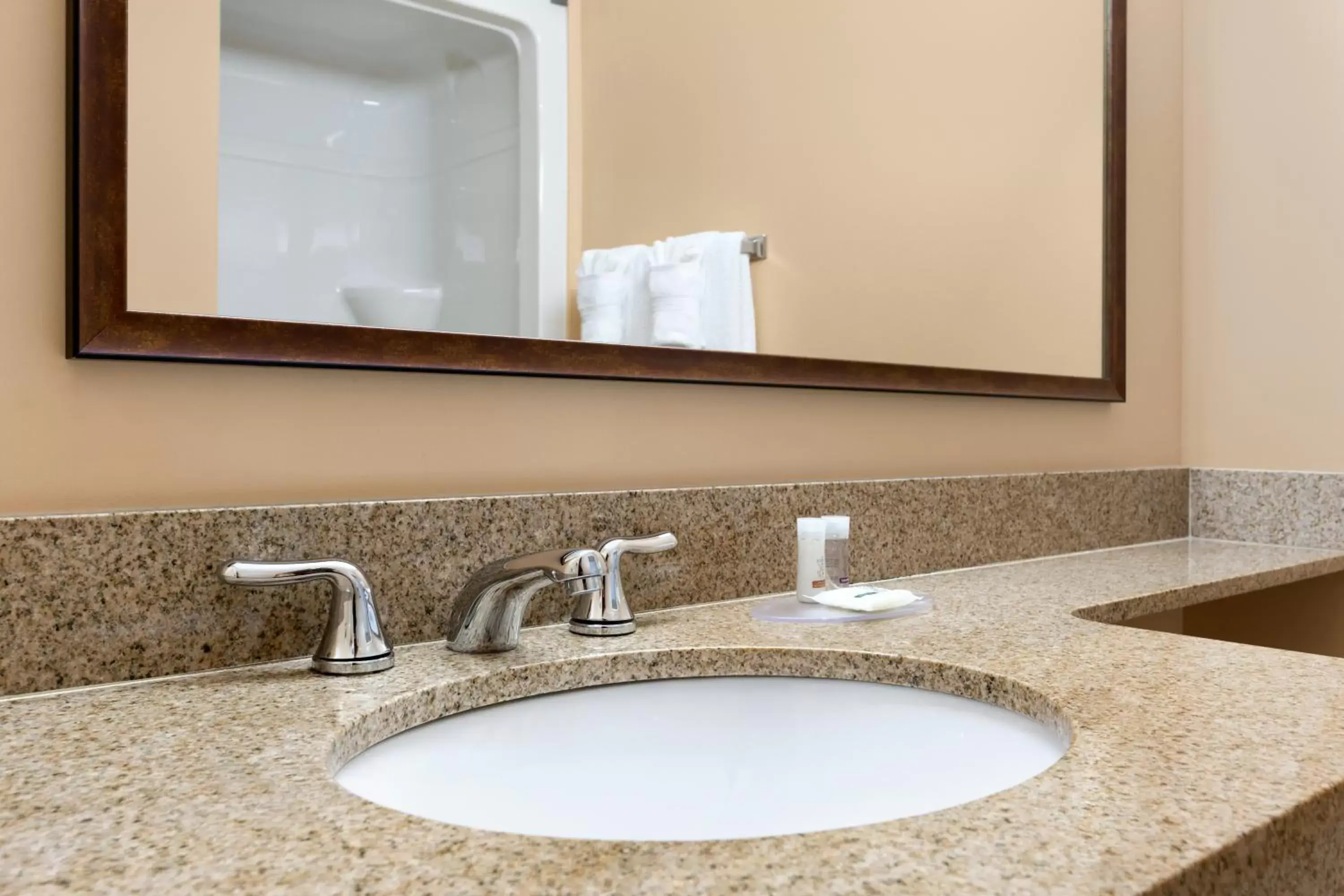 Bathroom in Days Inn by Wyndham Oromocto Conference Centre