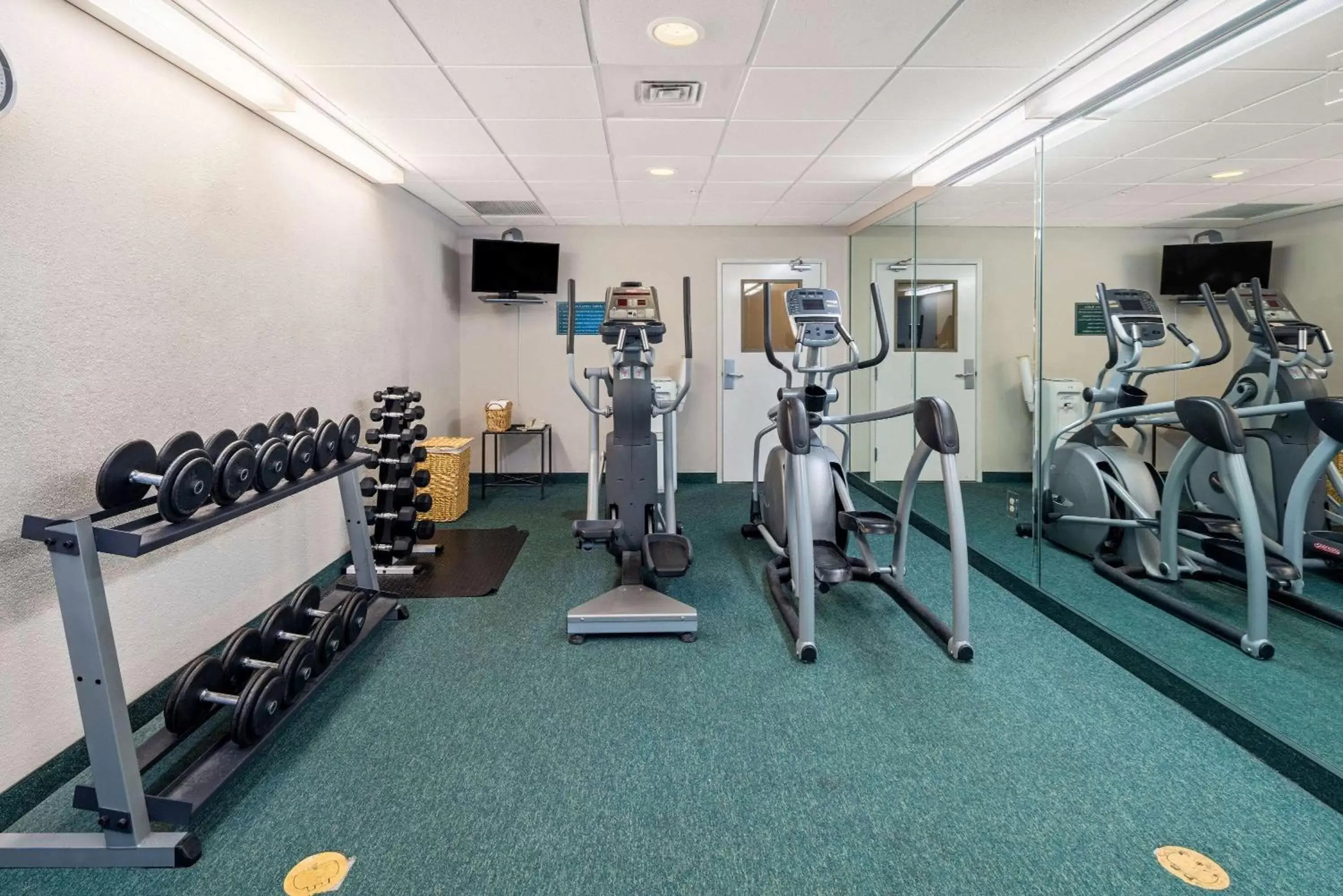 Fitness centre/facilities, Fitness Center/Facilities in La Quinta Inn and Suites Fort Myers I-75