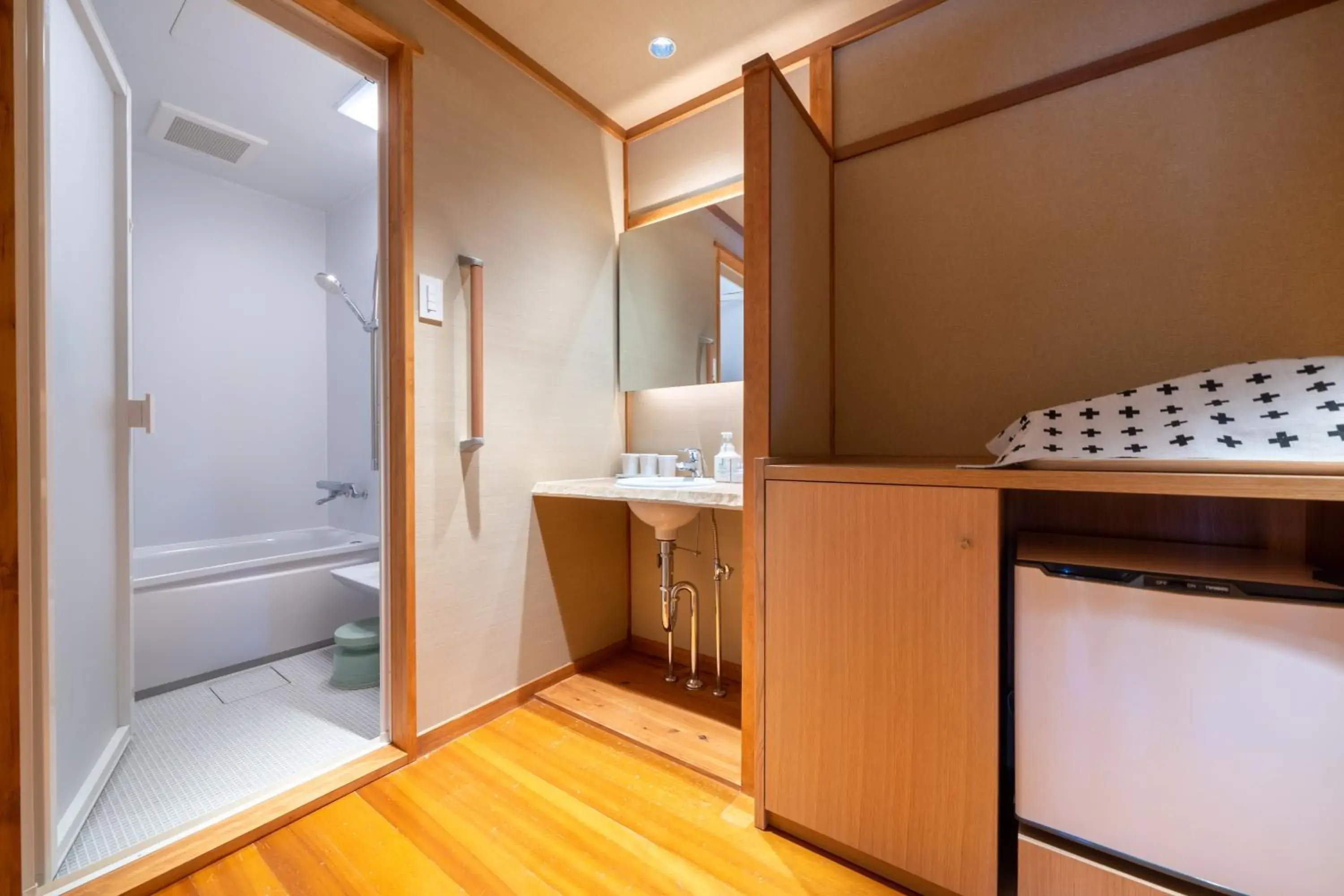 Bathroom, Bed in Ryokan Ryokufuso