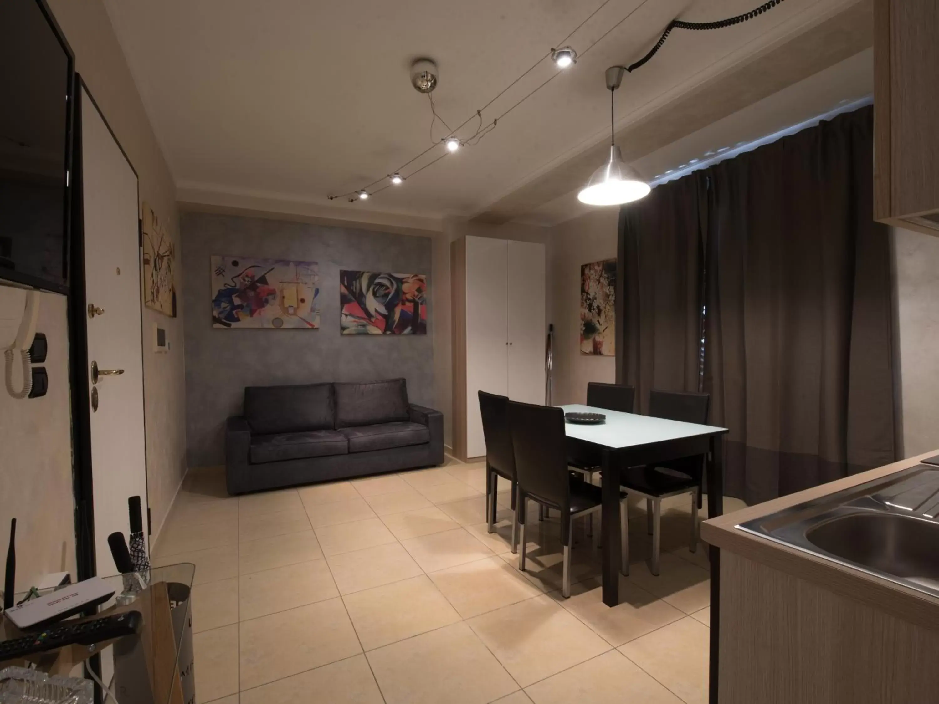 Dining area in Castiglione Residence