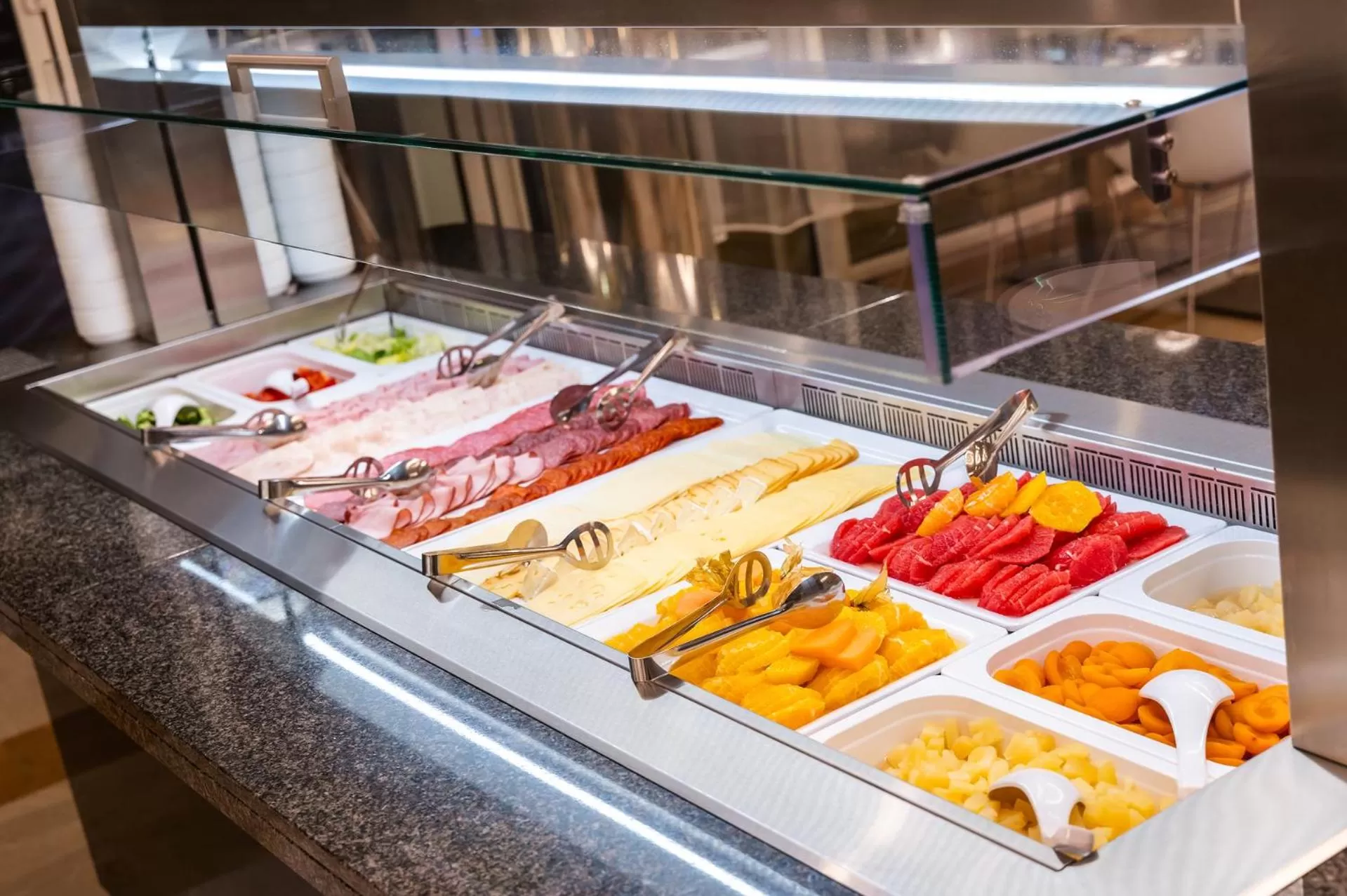 Buffet breakfast in Grandium Hotel Prague