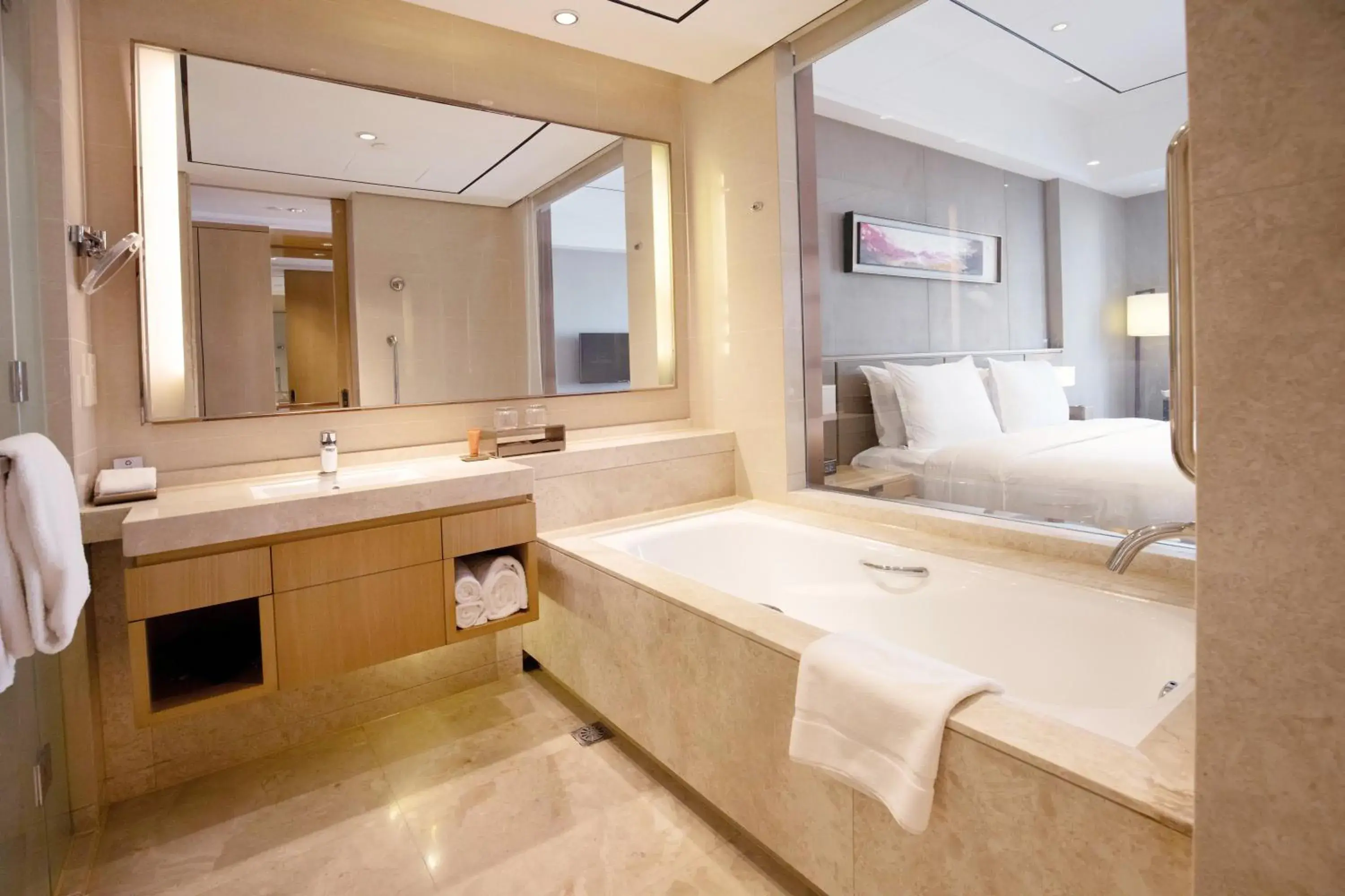 Photo of the whole room, Bathroom in Crowne Plaza Hefei Rongqiao, an IHG Hotel