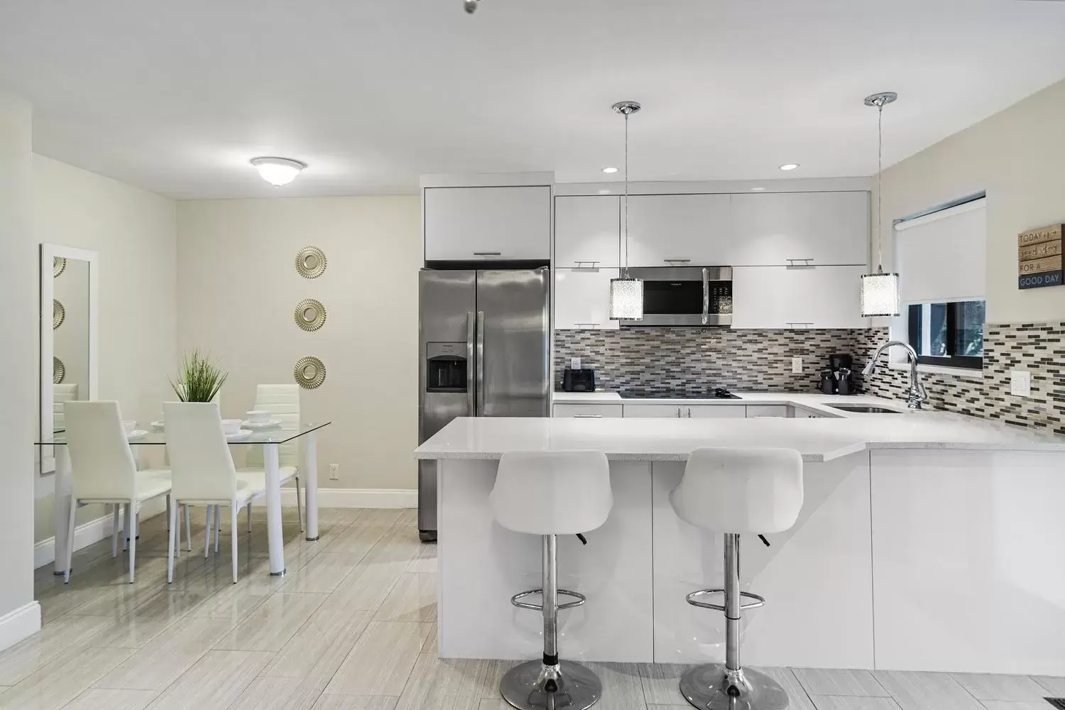 Kitchen or kitchenette, Kitchen/Kitchenette in Alani Bay Condos