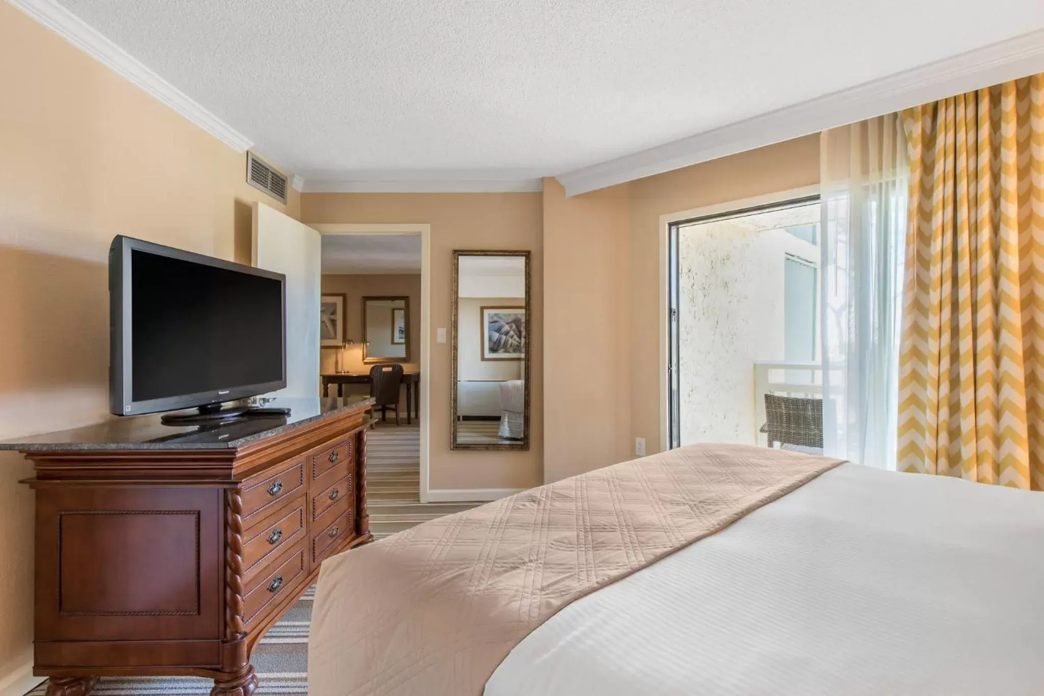 Photo of the whole room, TV/Entertainment Center in Omni Hilton Head Oceanfront Resort