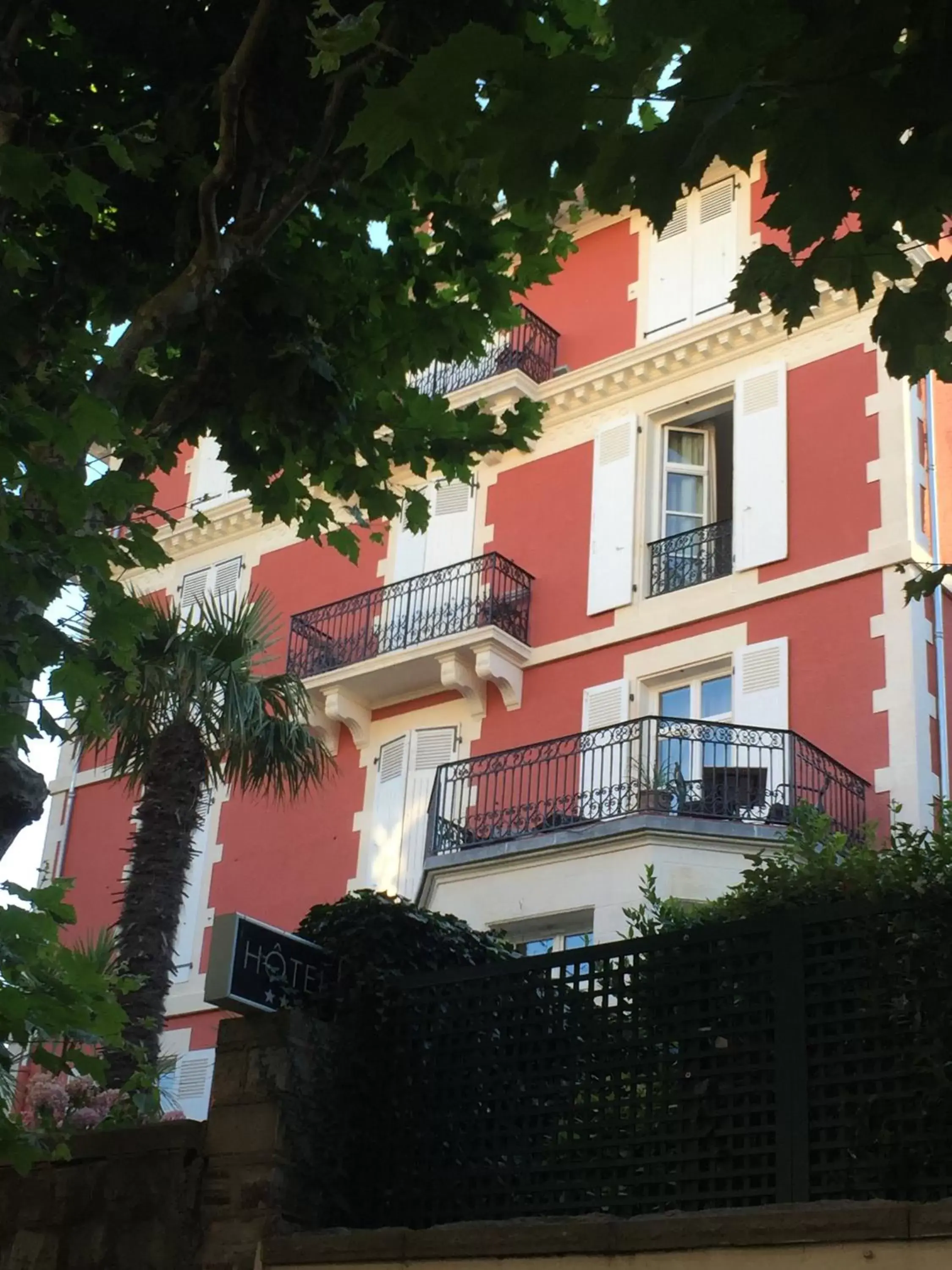 Facade/entrance, Property Building in Hôtel & Espace Bien-être La Maison du Lierre