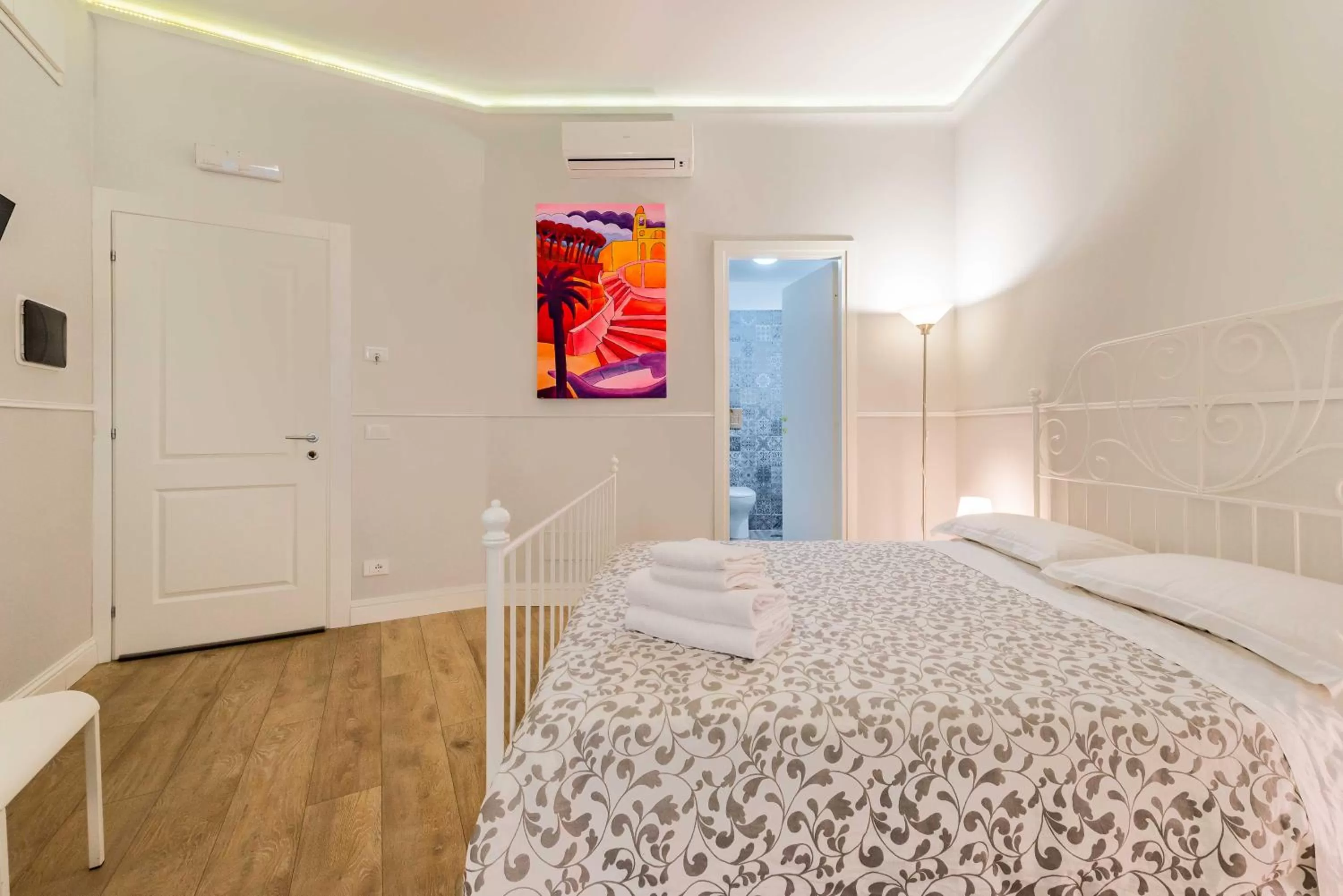 Photo of the whole room, Bed in Un Attimo A Roma B&B