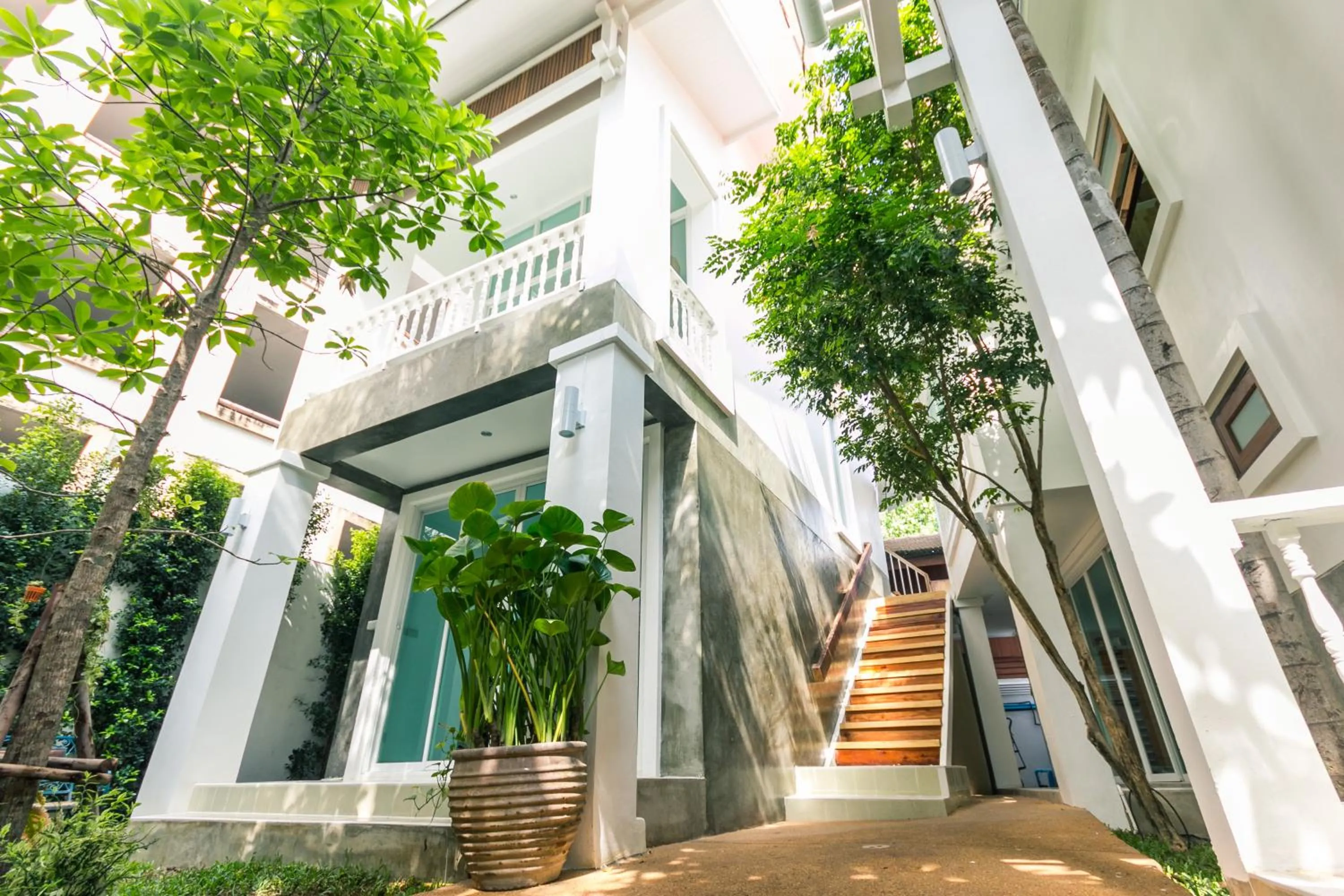 Property building in Changmoi House (Little Village)