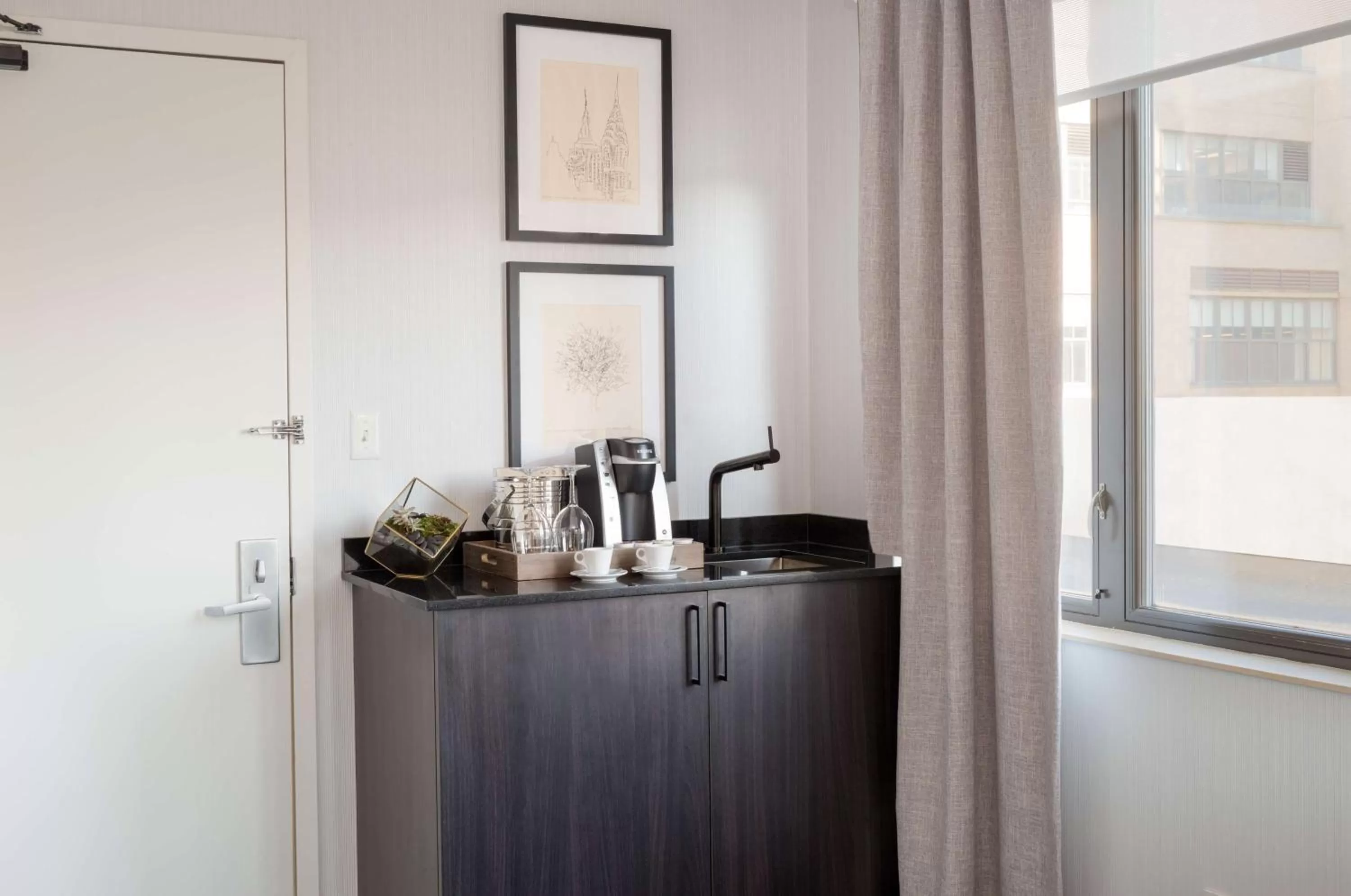 Kitchen or kitchenette in Hilton Garden Inn New York/Tribeca