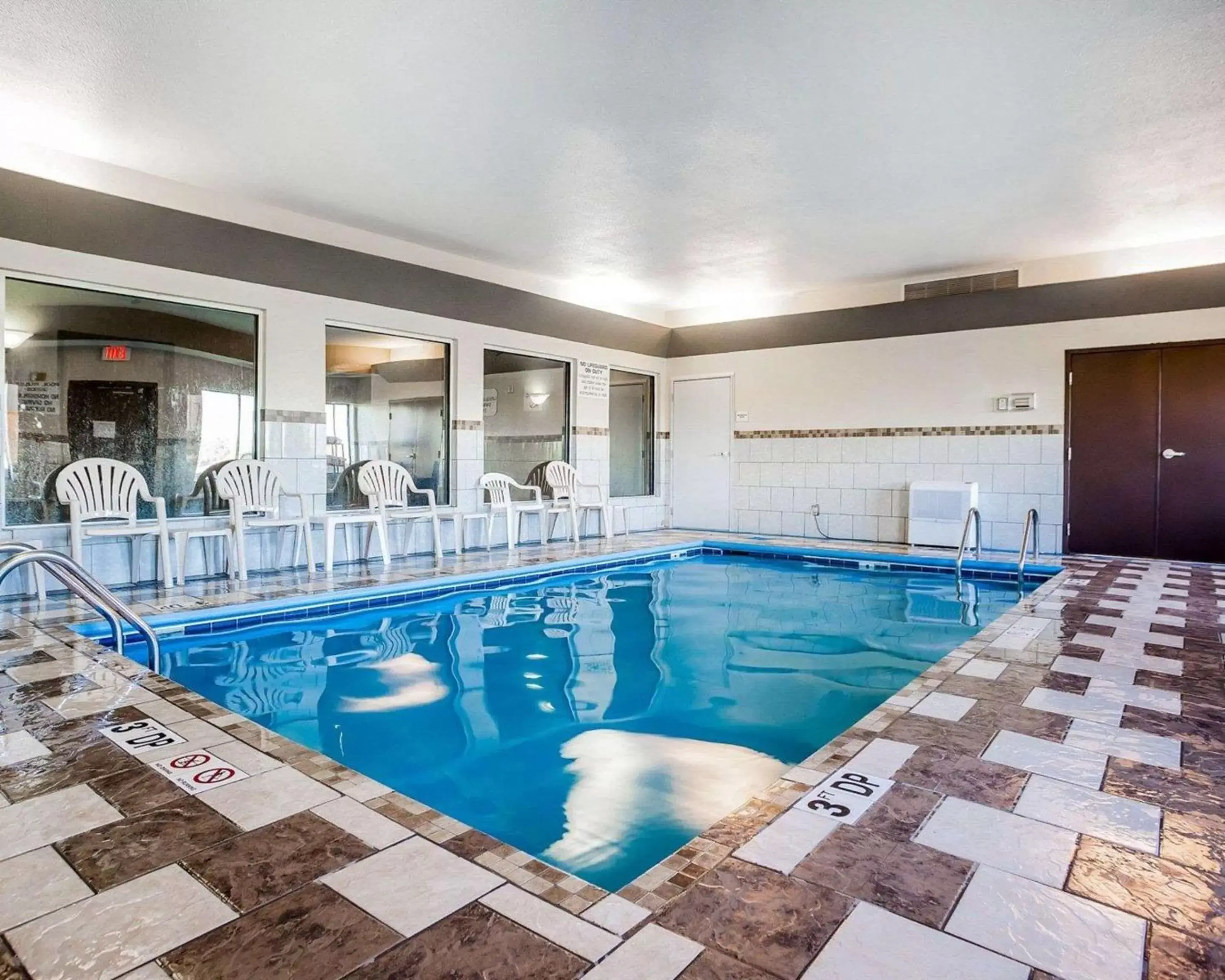 On site, Swimming Pool in Quality Inn & Suites Altoona - Des Moines