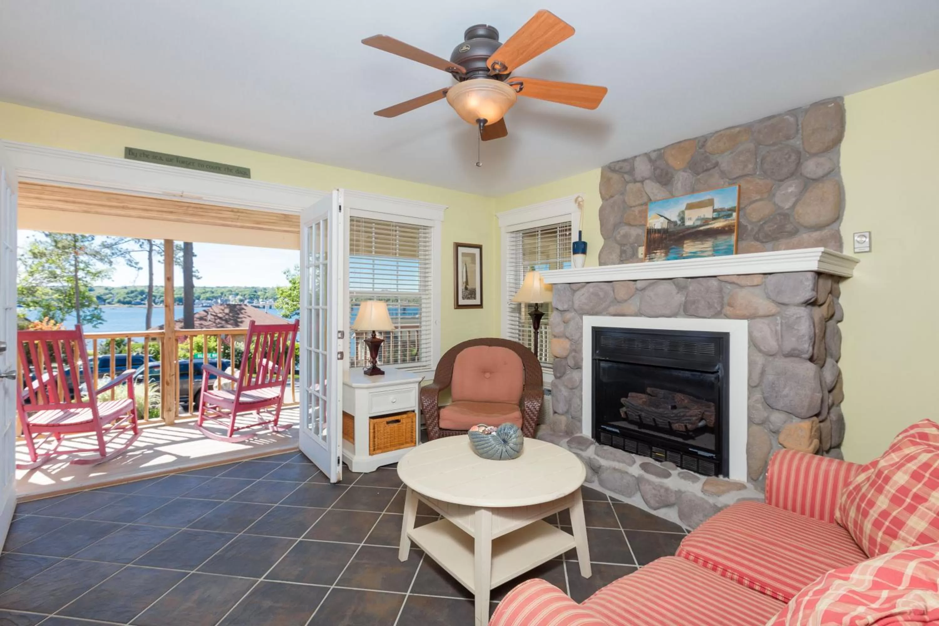 Living room, Seating Area in Sheepscot Harbour Village Resort