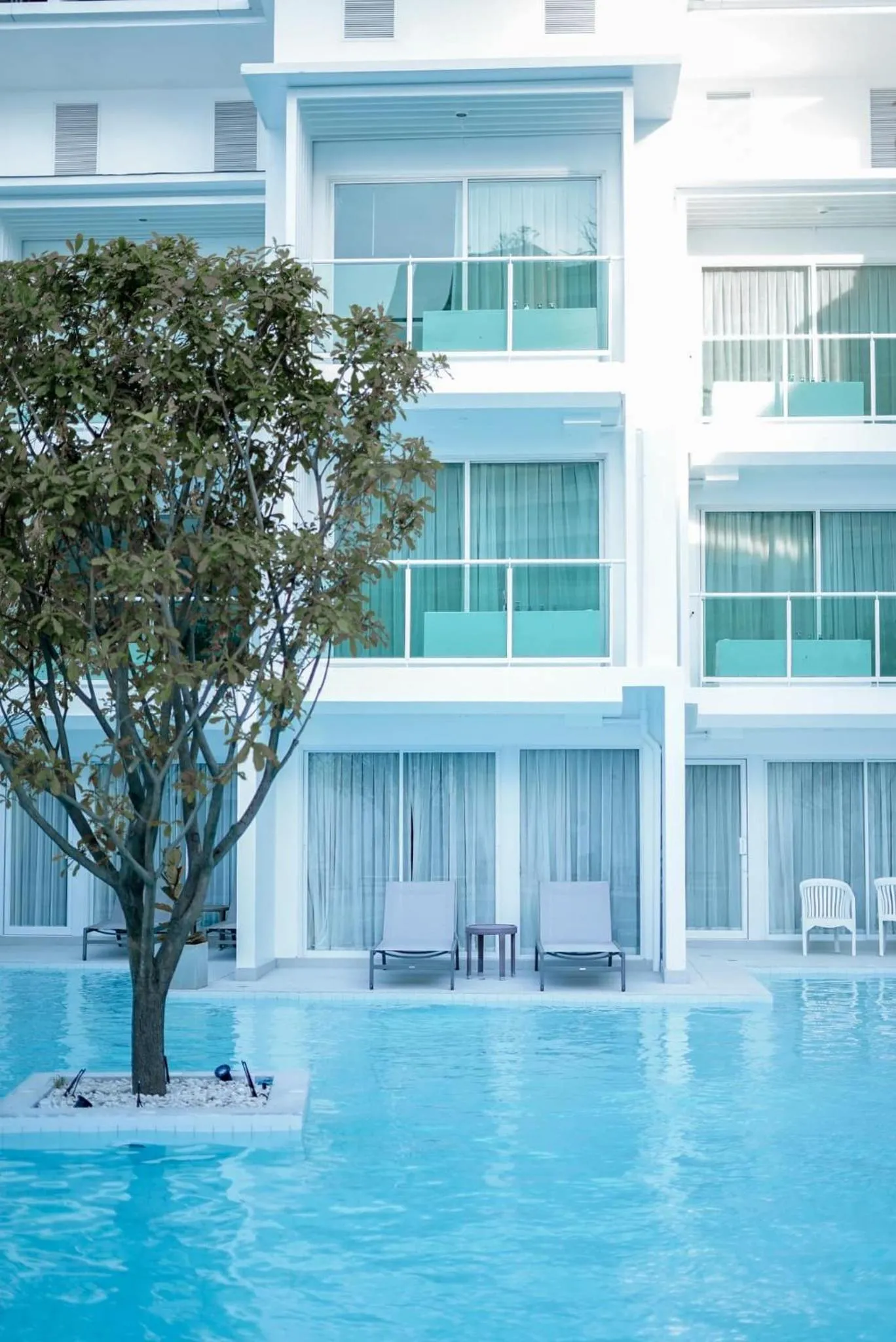 Swimming pool in Prima Hotel Pattaya