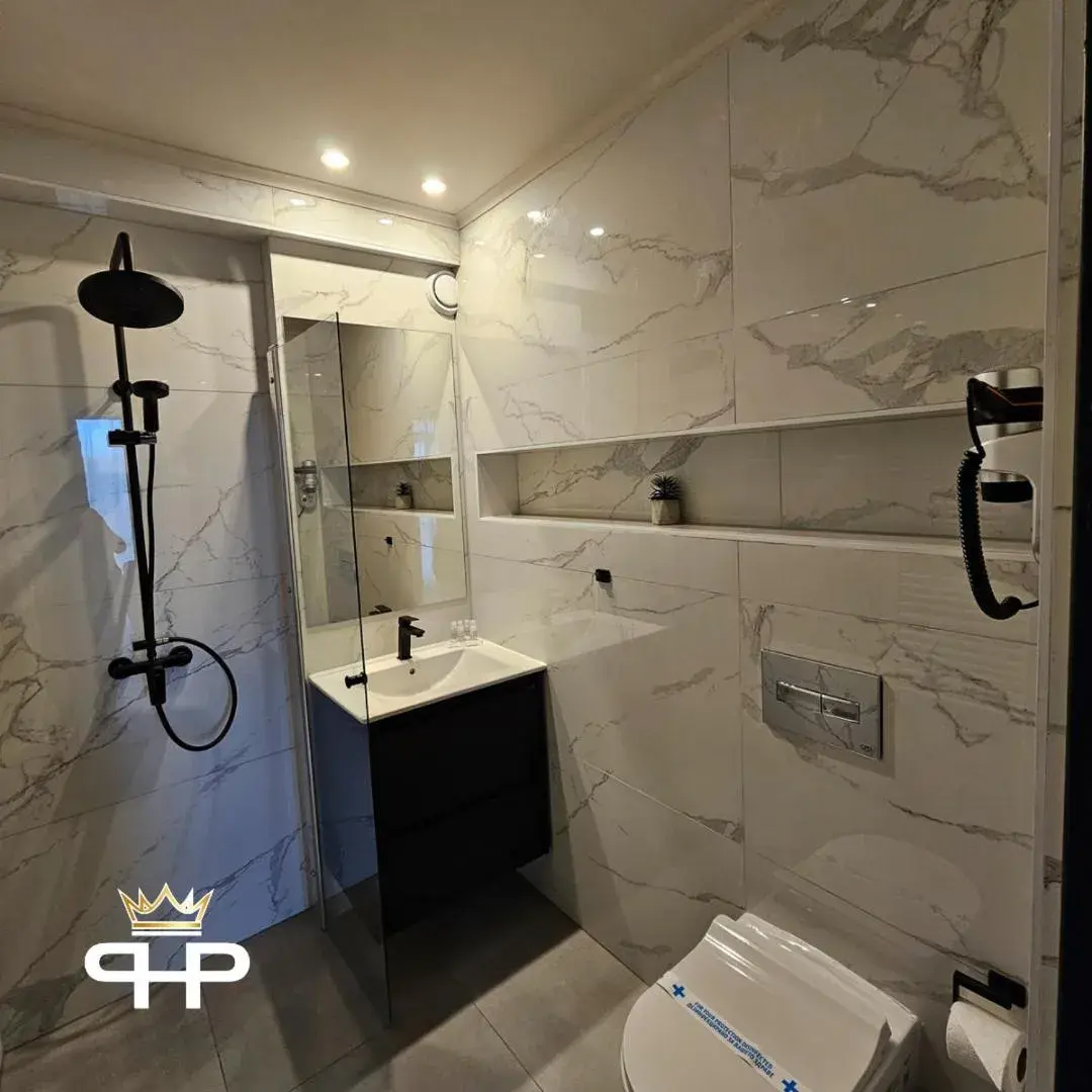 Shower, Bathroom in Park Hotel Plovdiv