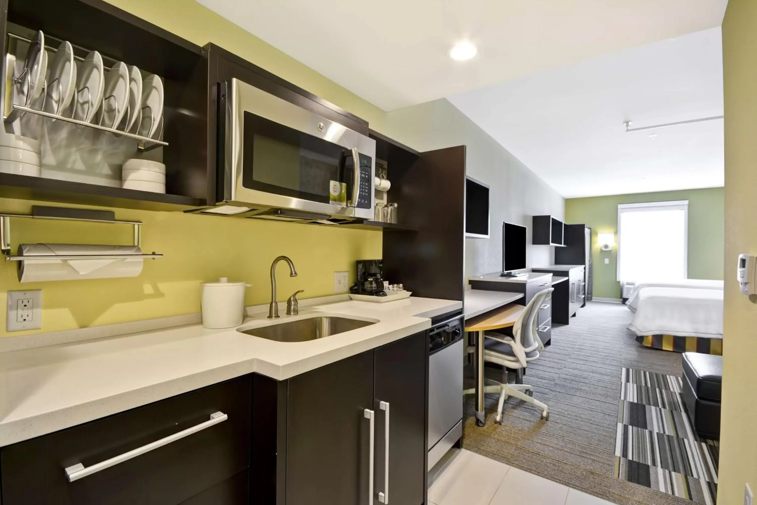 Bedroom, Kitchen/Kitchenette in Home2 Suites By Hilton Rock Hill