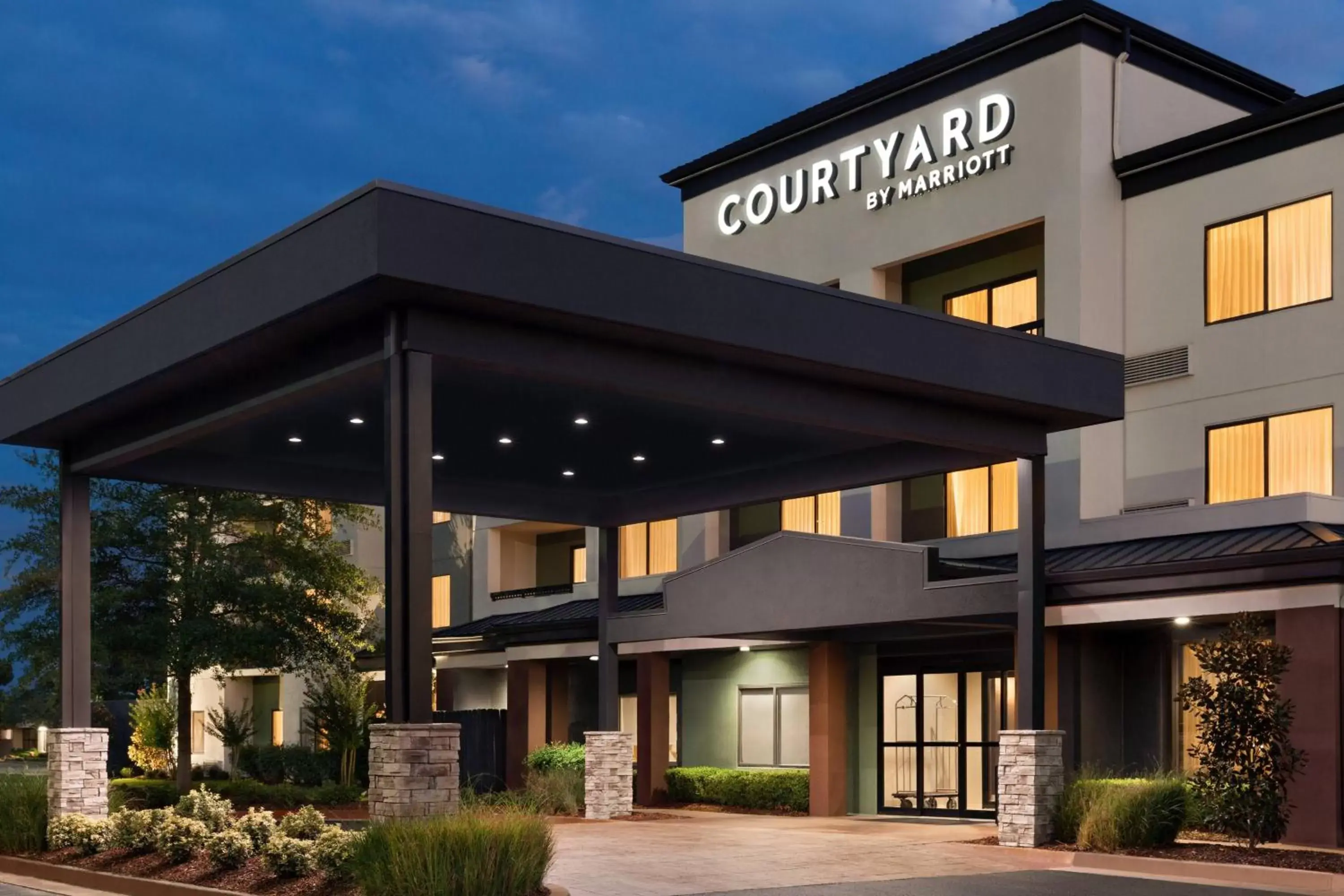 Property Building in Courtyard by Marriott Tulsa Central