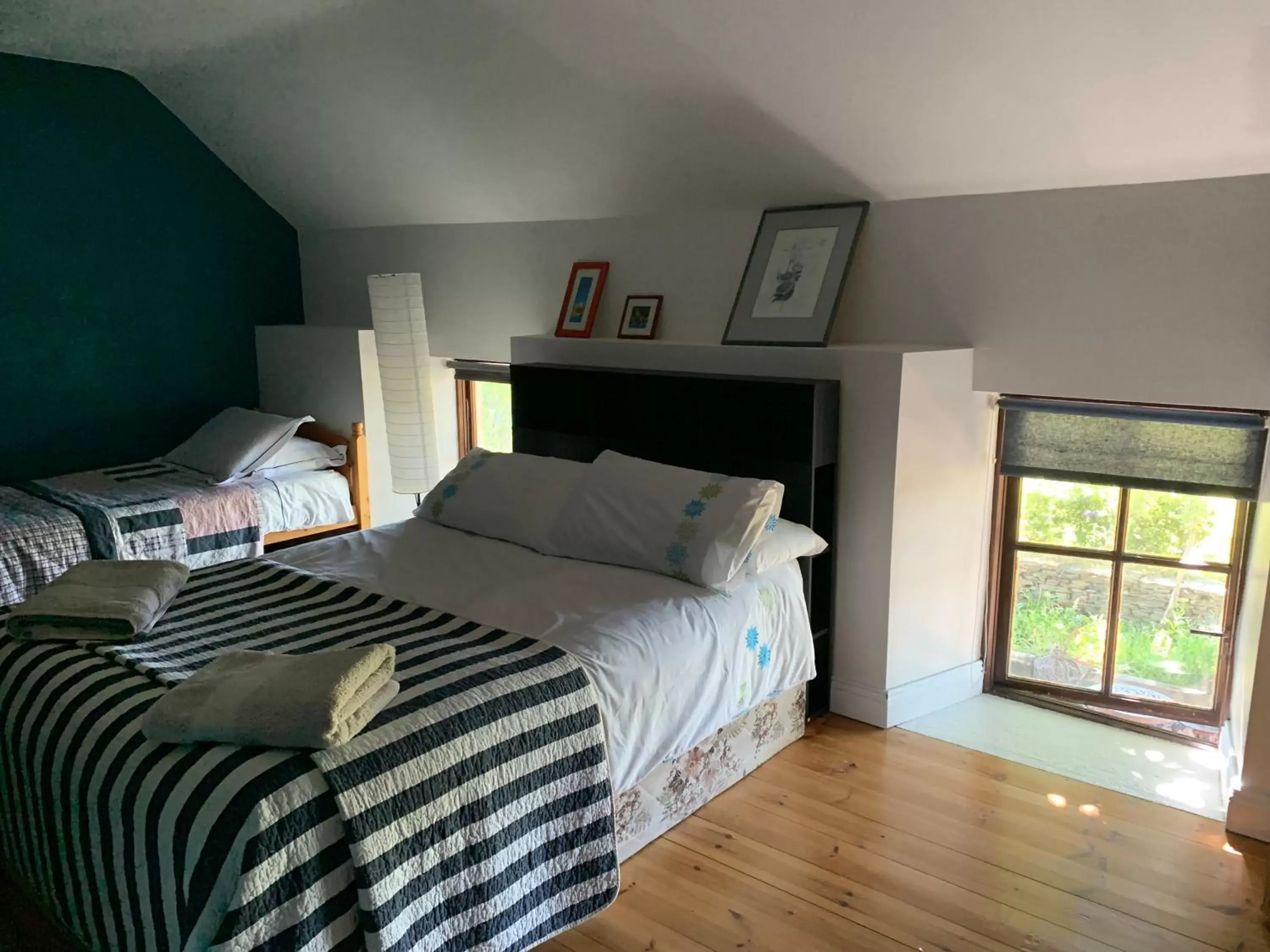 Bedroom, Bed in Heir Island House