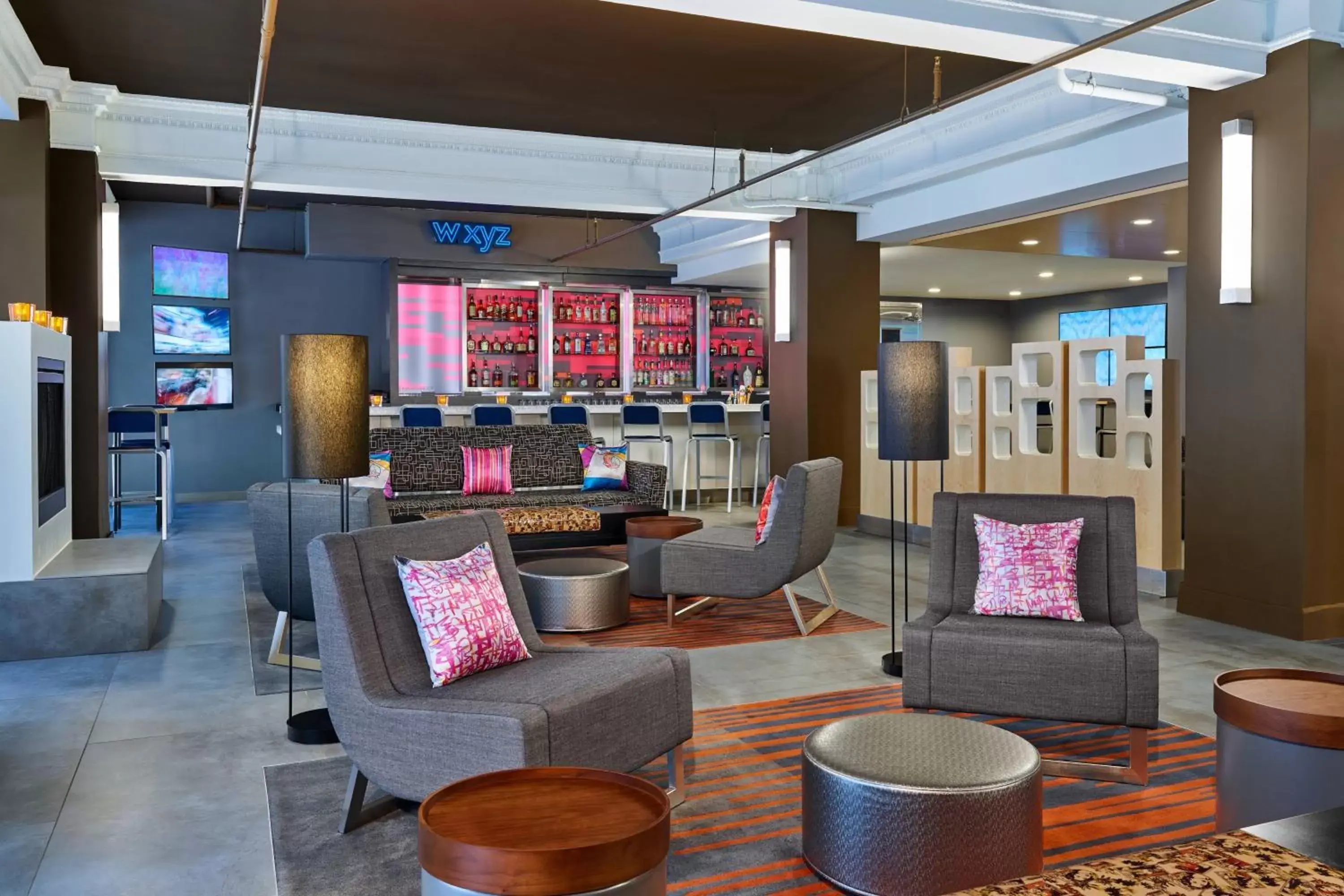 Restaurant/places to eat, Lounge/Bar in Aloft Houston Downtown