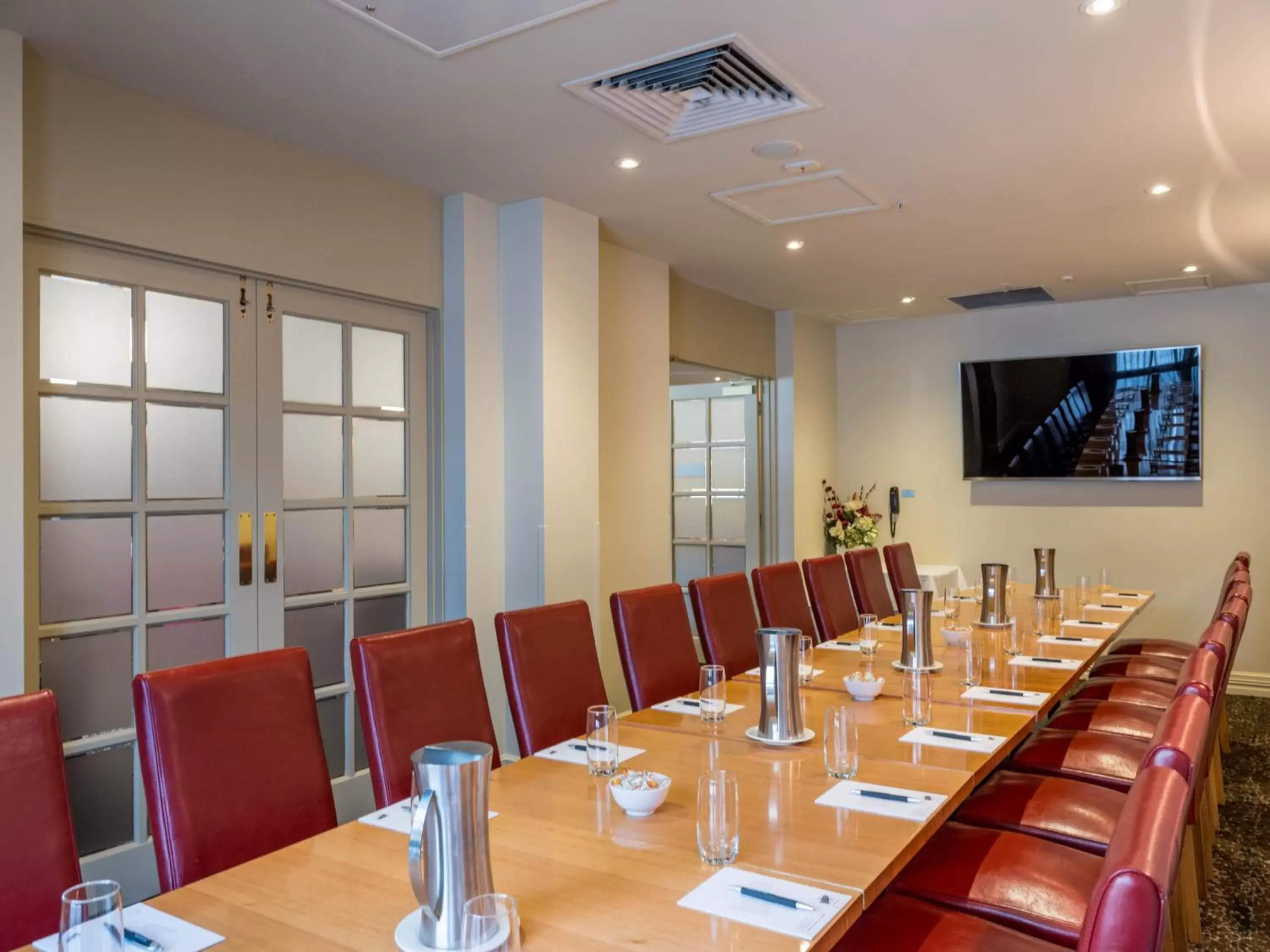 Dining area in The Old Woolstore Apartment Hotel