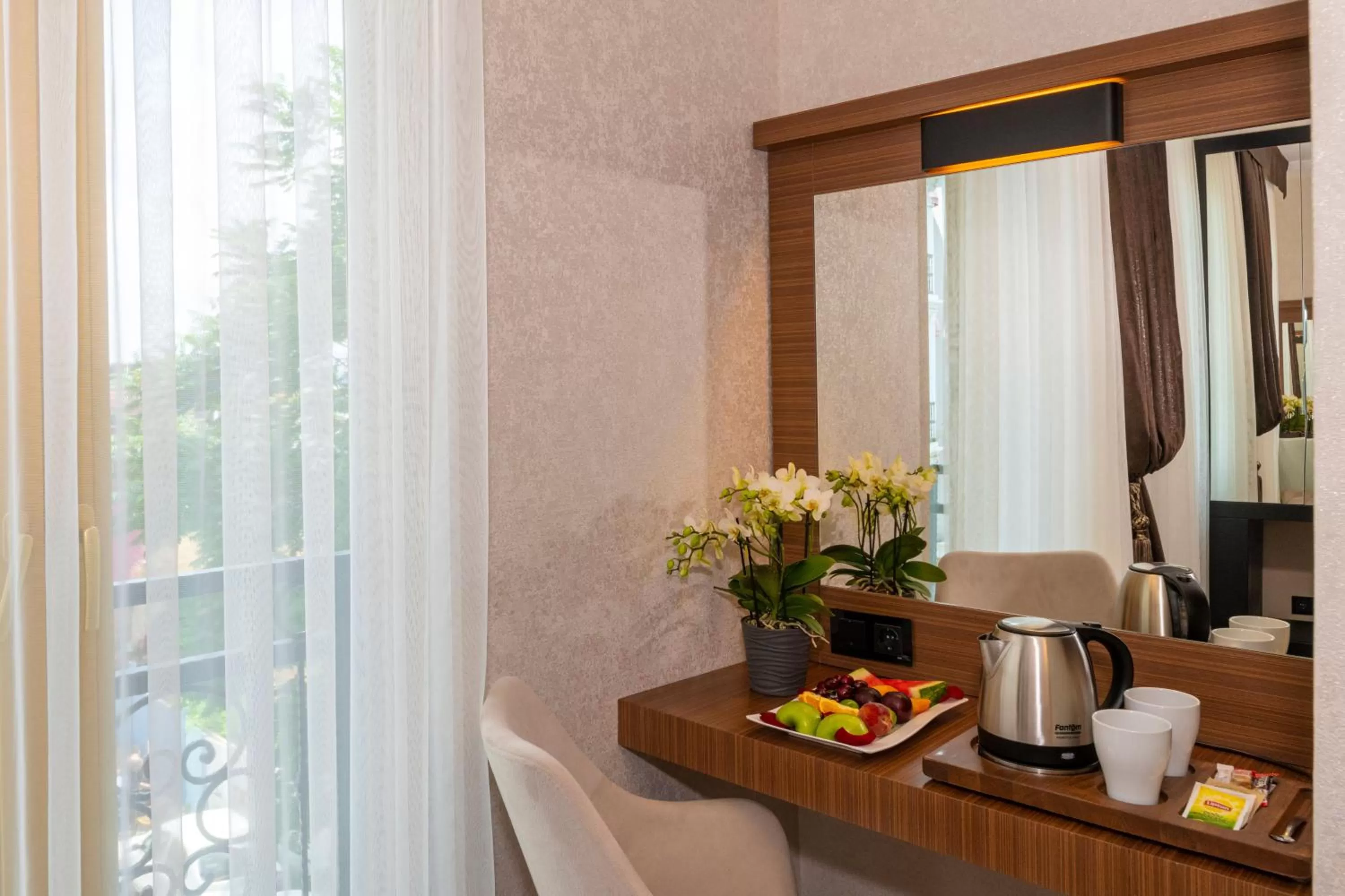 Coffee/tea facilities in Eastanbul Suites